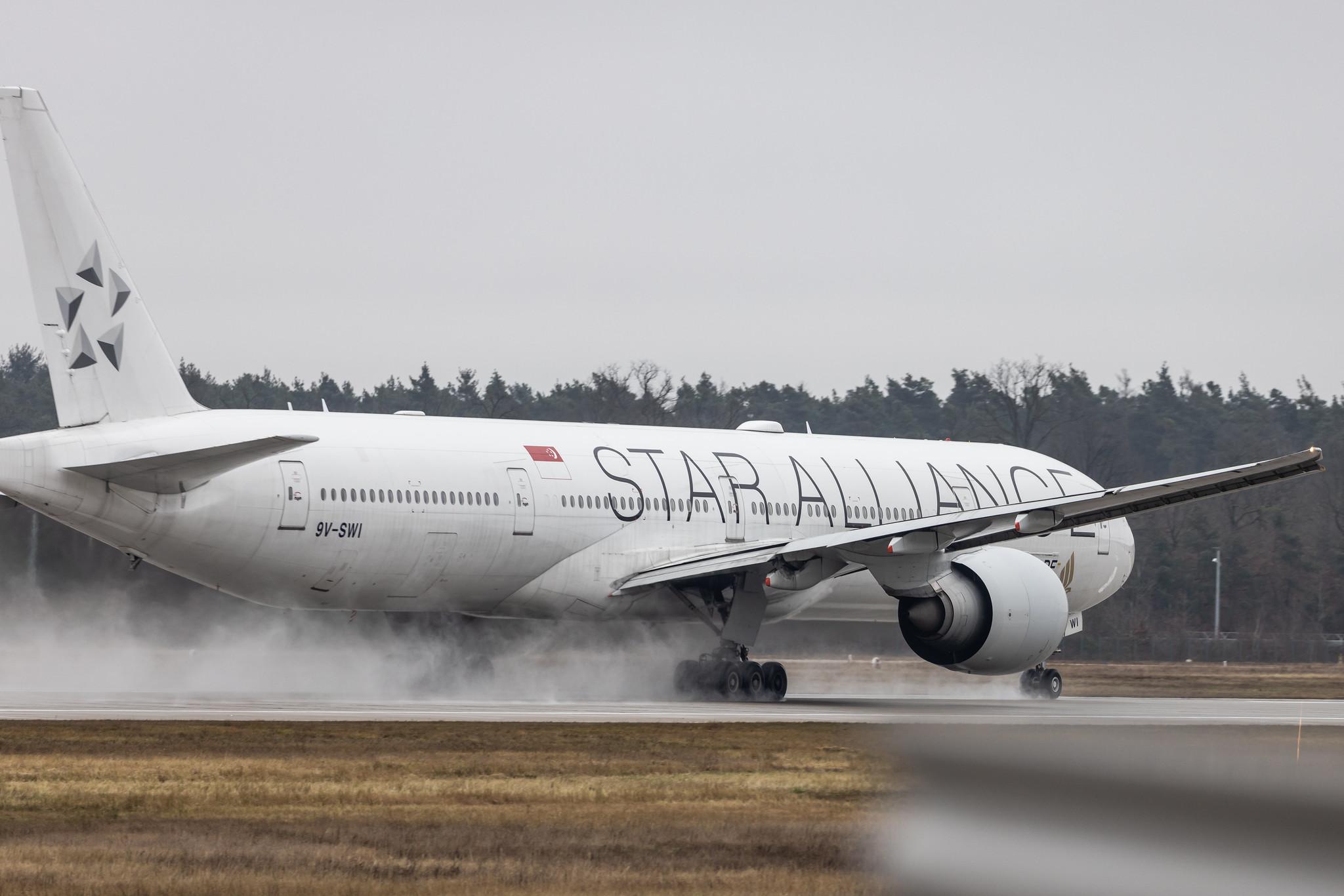 Frankfurt Airport: Singapore Airlines (SQ / SIA) |  Livery: Star Alliance livery |  Boeing 777-312(ER) B77W | 9V-SWI | MSN 34574