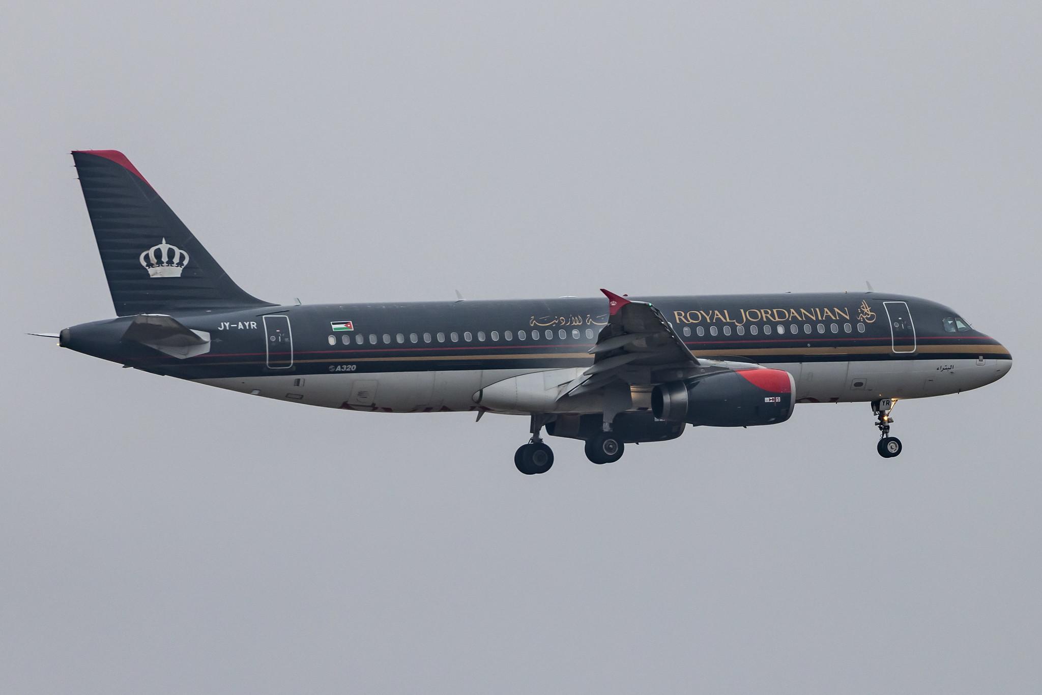 Frankfurt Airport: Royal Jordanian (RJ / RJA) |  Airbus A320-232 A320 | JY-AYR | MSN 4817