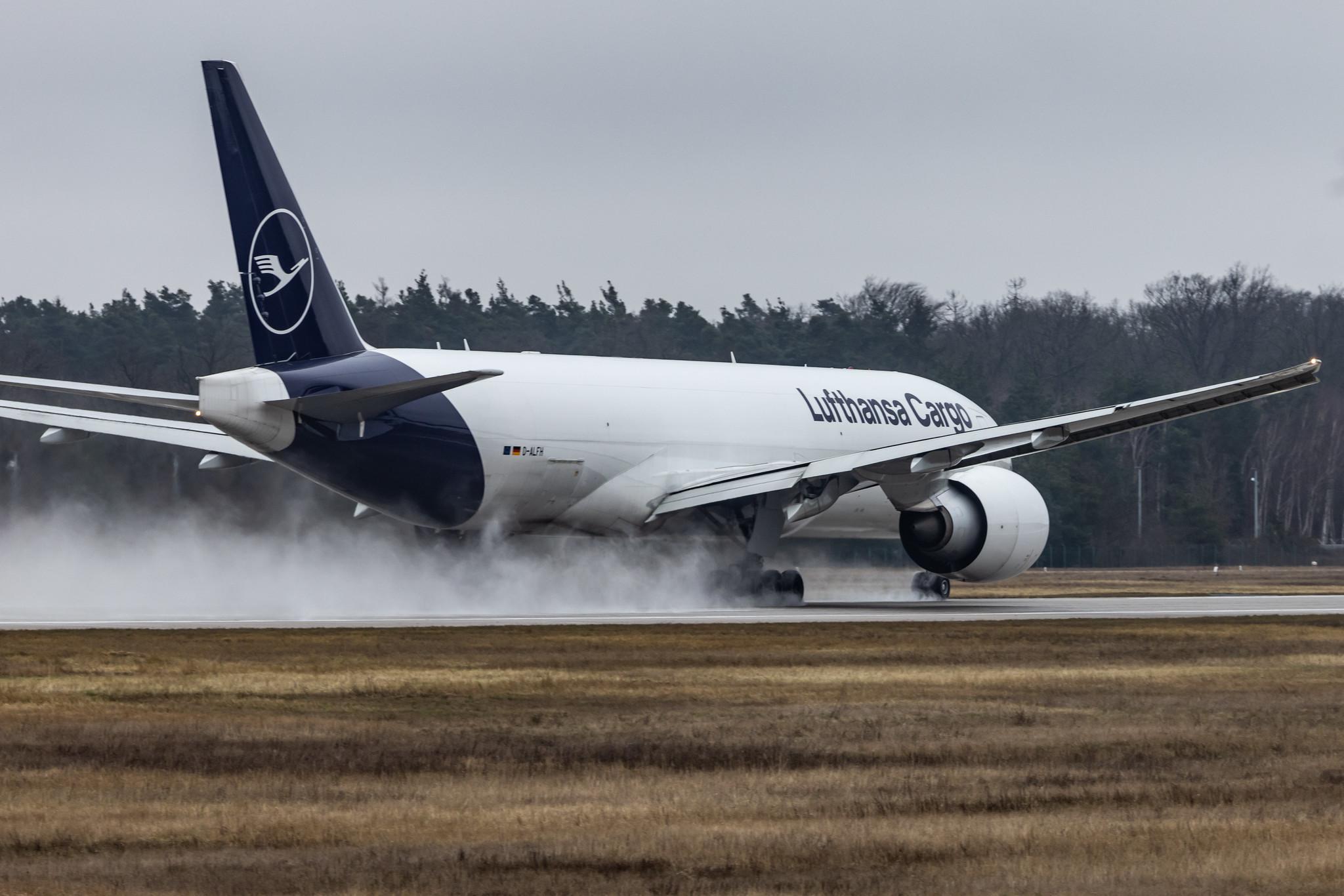 Frankfurt Airport: Lufthansa Cargo (/ GEC) |  Boeing 777-F B77L | D-ALFH | MSN 66911