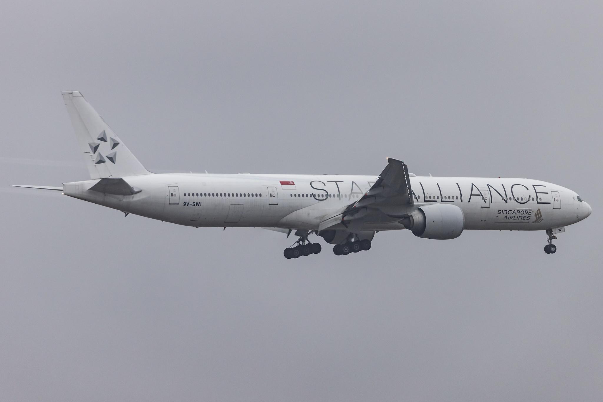 Frankfurt Airport: Singapore Airlines (SQ / SIA) |  Livery: Star Alliance livery |  Boeing 777-312(ER) B77W | 9V-SWI | MSN 34574