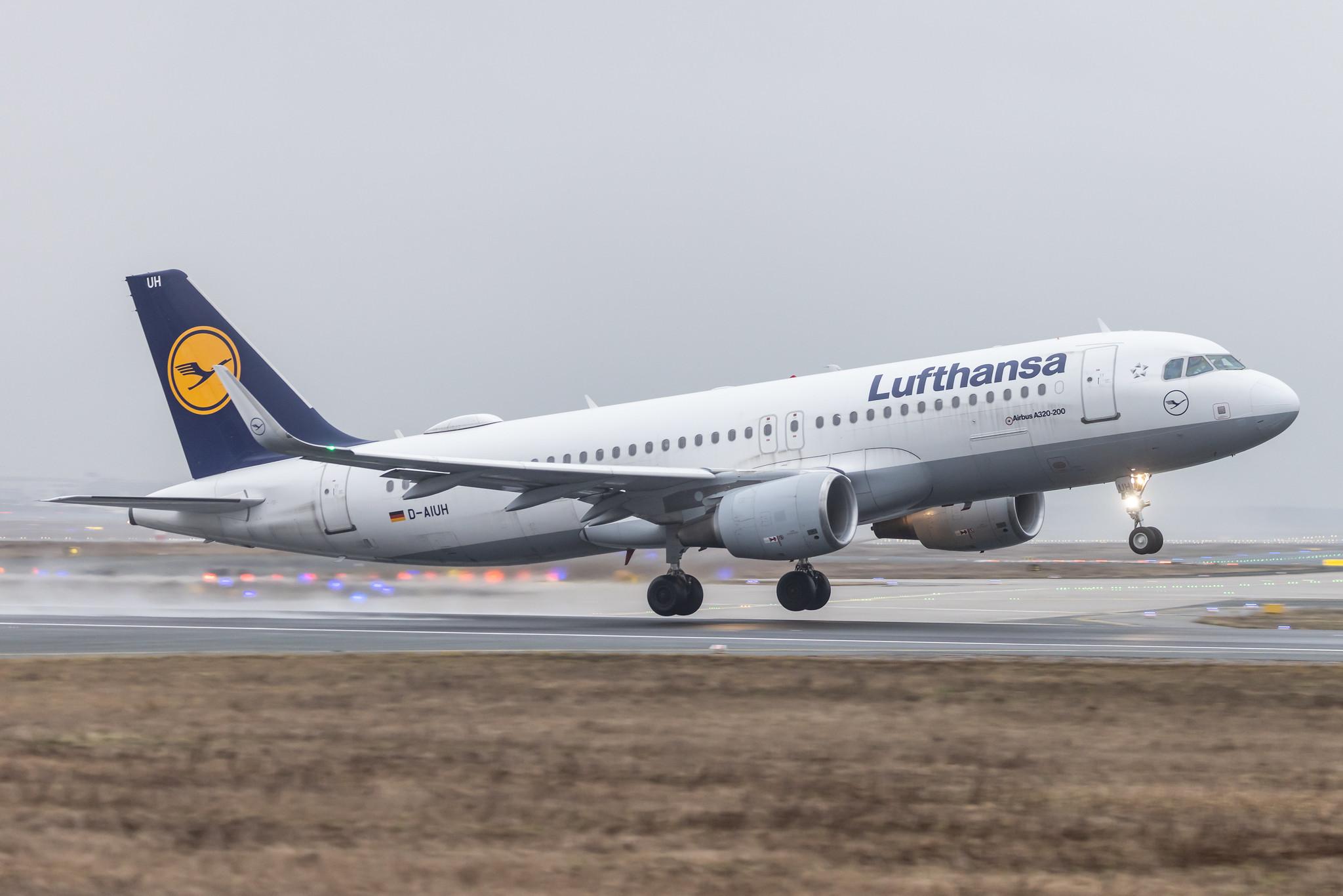 Frankfurt Airport: Lufthansa (LH / DLH) |  Airbus A320-214 A320 | D-AIUH | MSN 6225