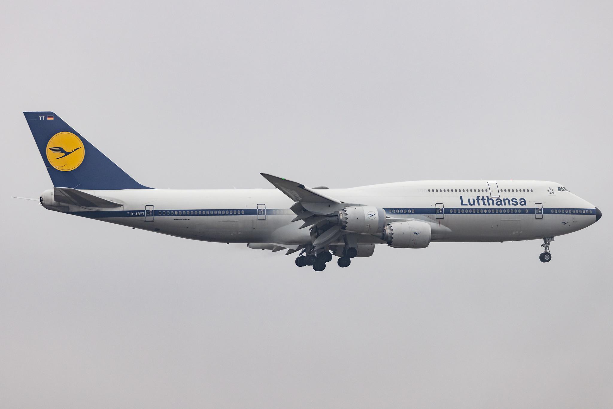 Frankfurt Airport: Lufthansa (LH / DLH) |  Livery: Retro Livery |  Boeing 747-830 B748 | D-ABYT | MSN 37844