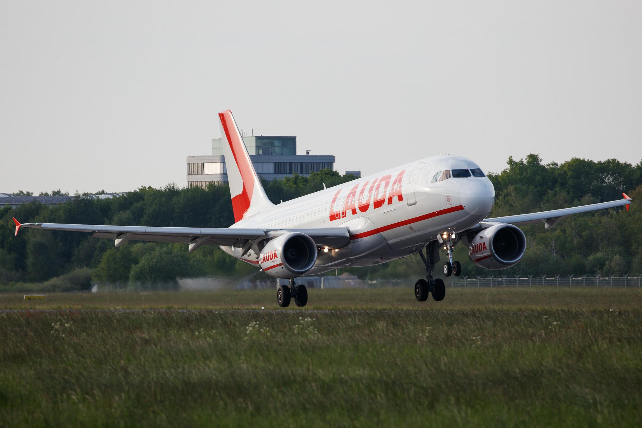 Hamburg Airport: Lauda Europe (LW / LDA) |  Airbus A320-214 A320 | 9H-LMP | MSN 03616