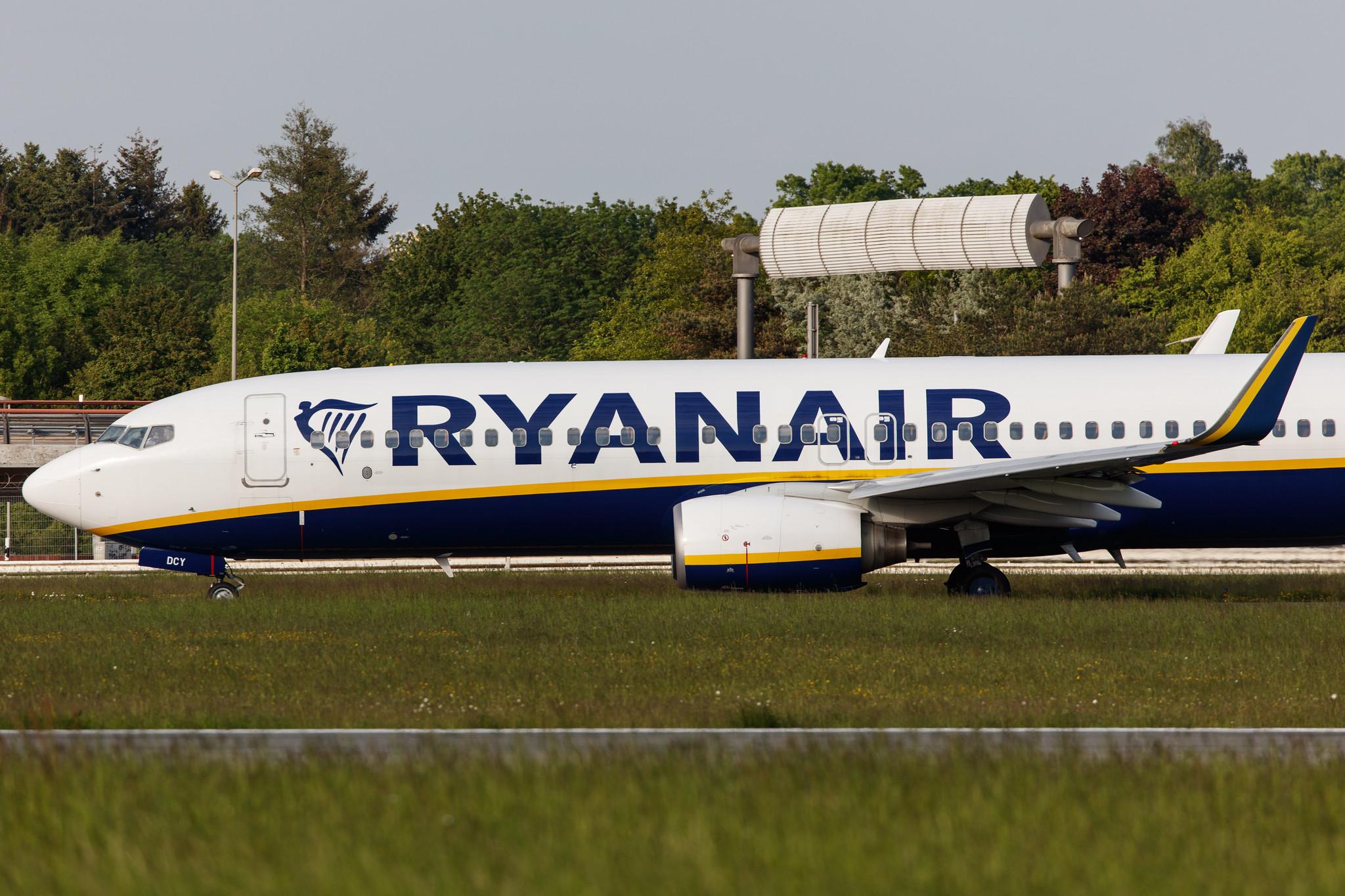 Hamburg Airport: Ryanair (FR / RYR) |  Boeing 737-8AS B738 | EI-DCY | MSN 33570