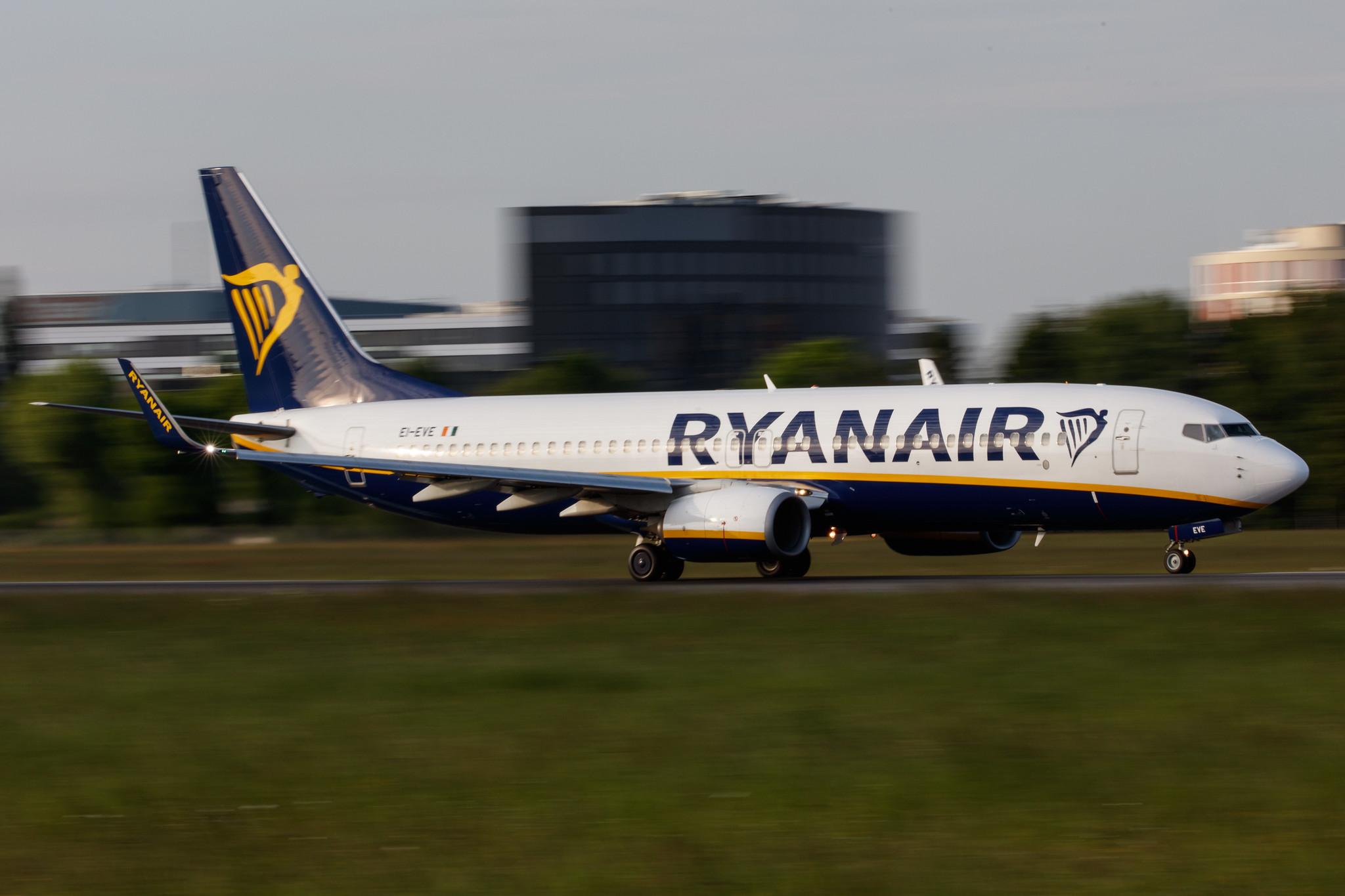 Hamburg Airport: Ryanair (FR / RYR) |  Boeing 737-8AS B738 | EI-EVE | MSN 35035
