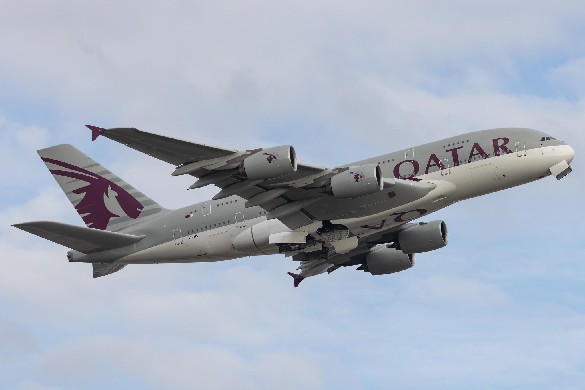 London Heathrow: Qatar Airways (QR / QTR) |  Airbus A380-861 A388 | A7-API | MSN 235