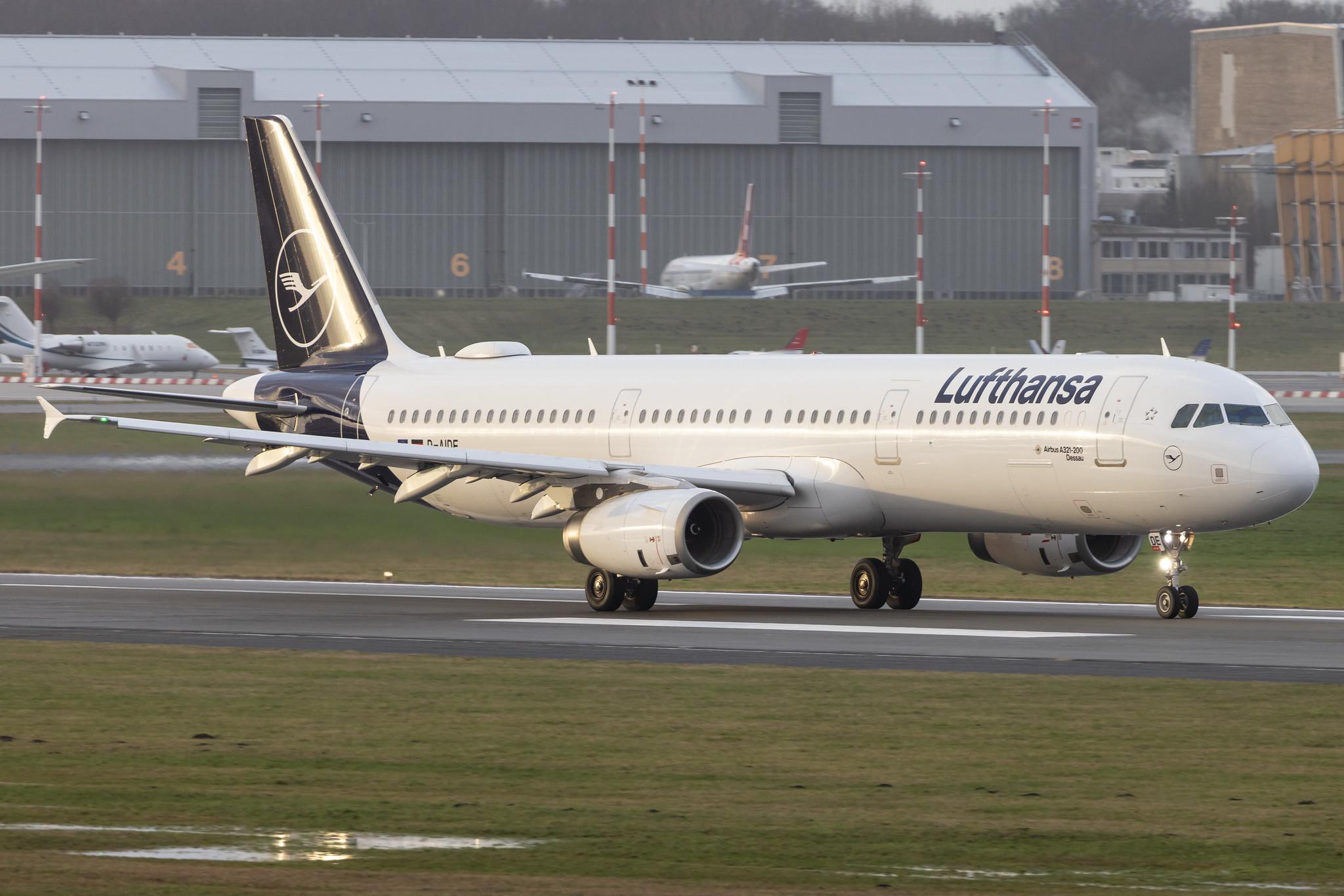 Hamburg Airport: Lufthansa (LH / DLH) |  Airbus A321-231 A321 | D-AIDE | MSN 4607