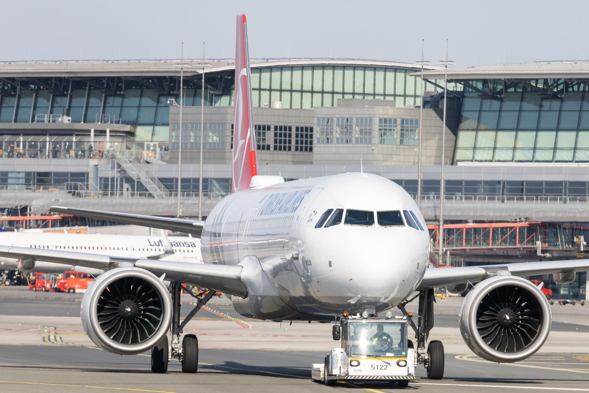 Hamburg Airport: Turkish Airlines (TK / THY) |  Airbus A321-271NX A21N | TC-LSB | MSN 08257
