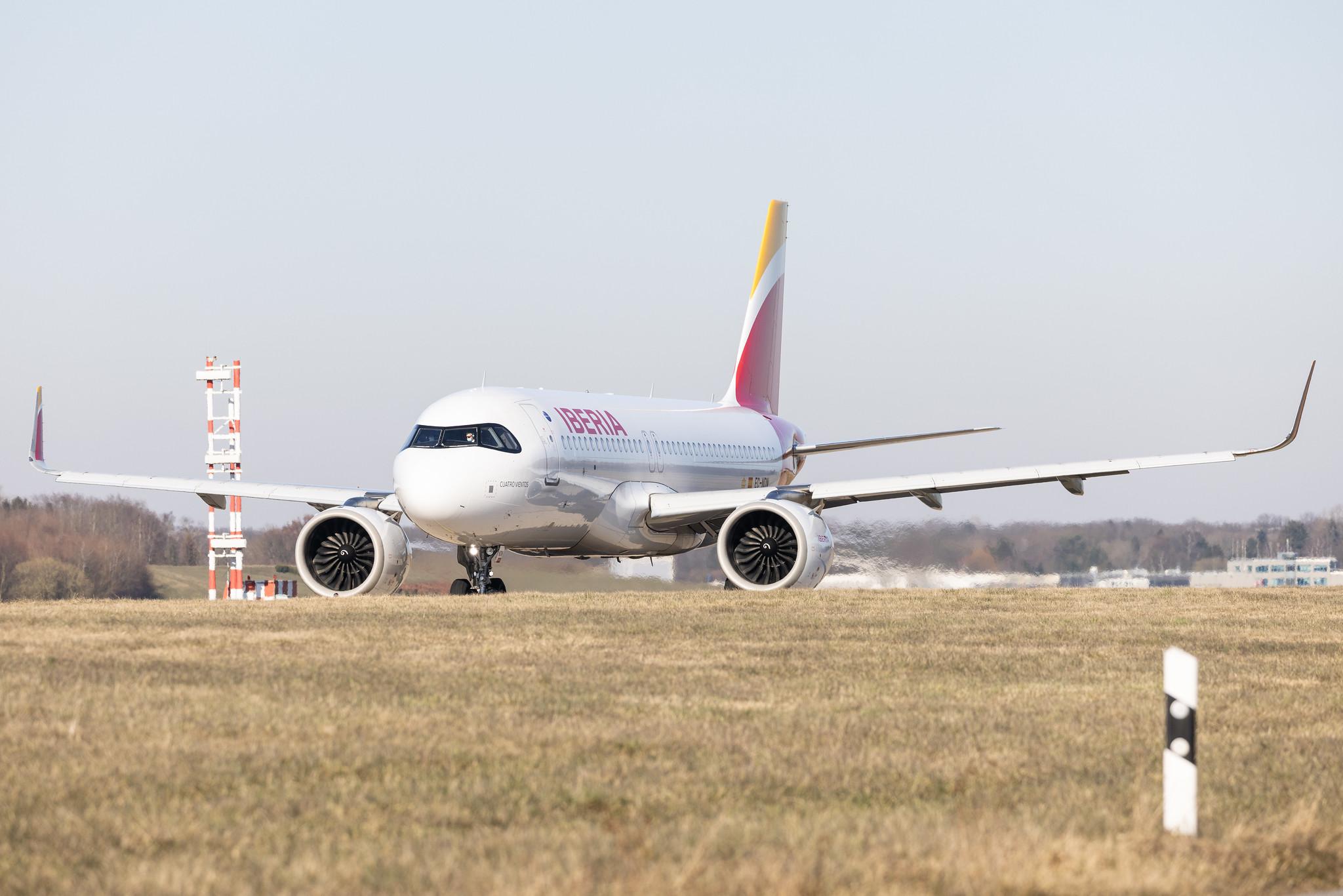 Hamburg Airport: Iberia (IB / IBE) |  Airbus A320-251N A20N | EC-NDN | MSN 8939