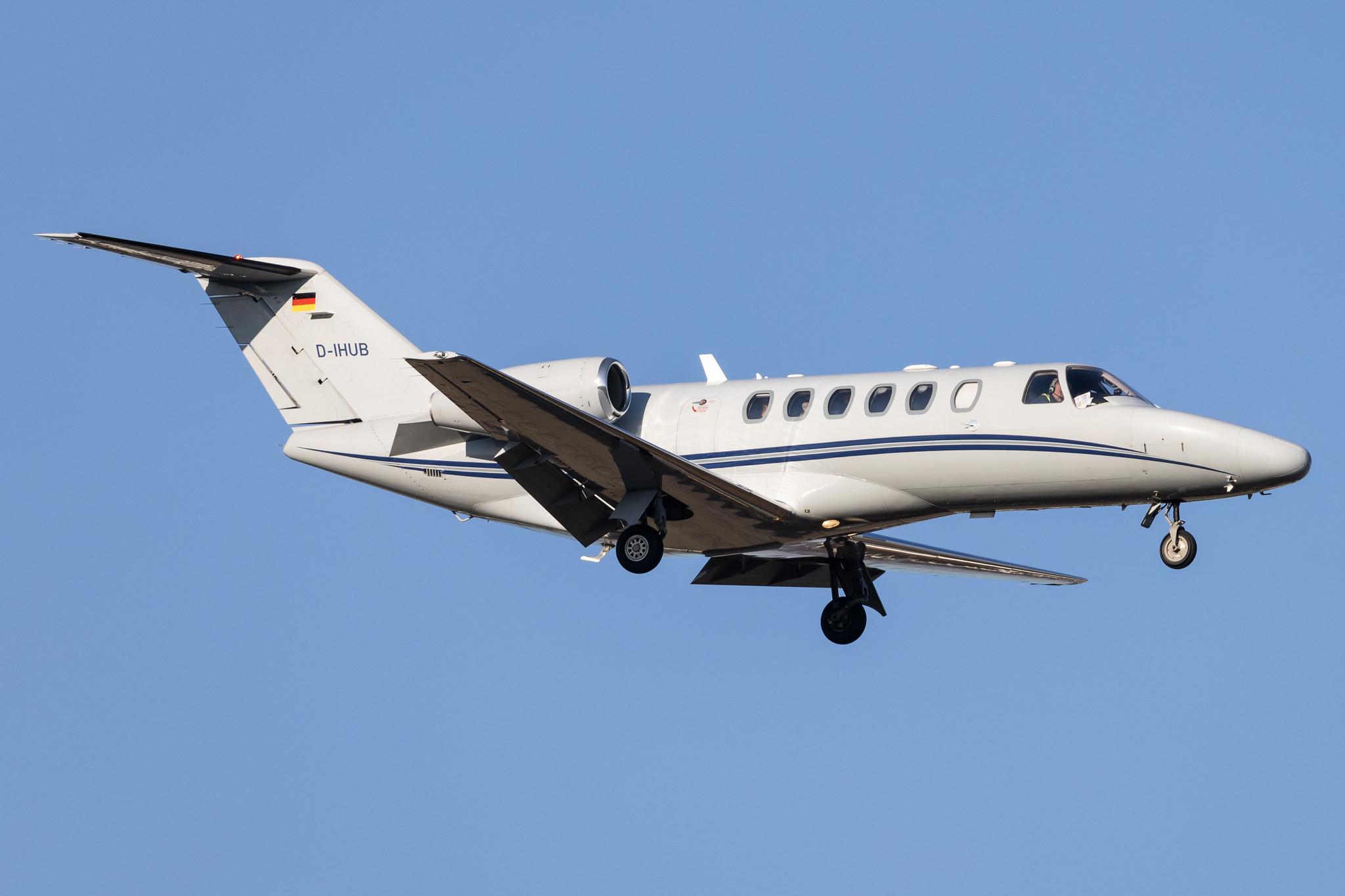 Hamburg Airport: Sylt Air (7E / AWU) |  Cessna 525A CitationJet Cj2+ C25A | D-IHUB | MSN 525A-0415