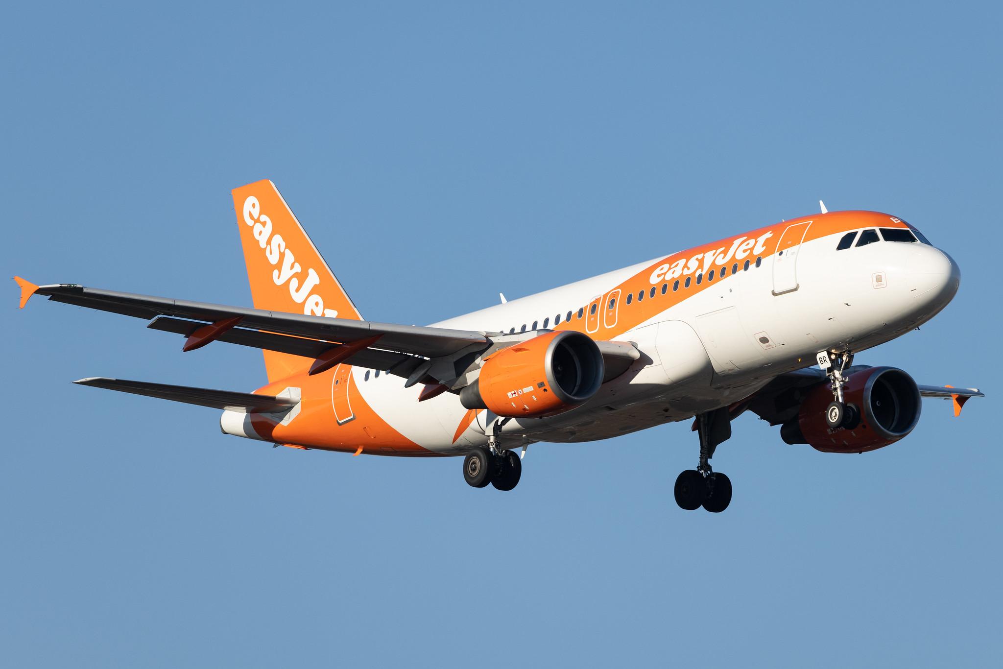 Hamburg Airport: easyJet (U2 / EZY) |  Airbus A319-111 A319 | G-EZBR | MSN 3088