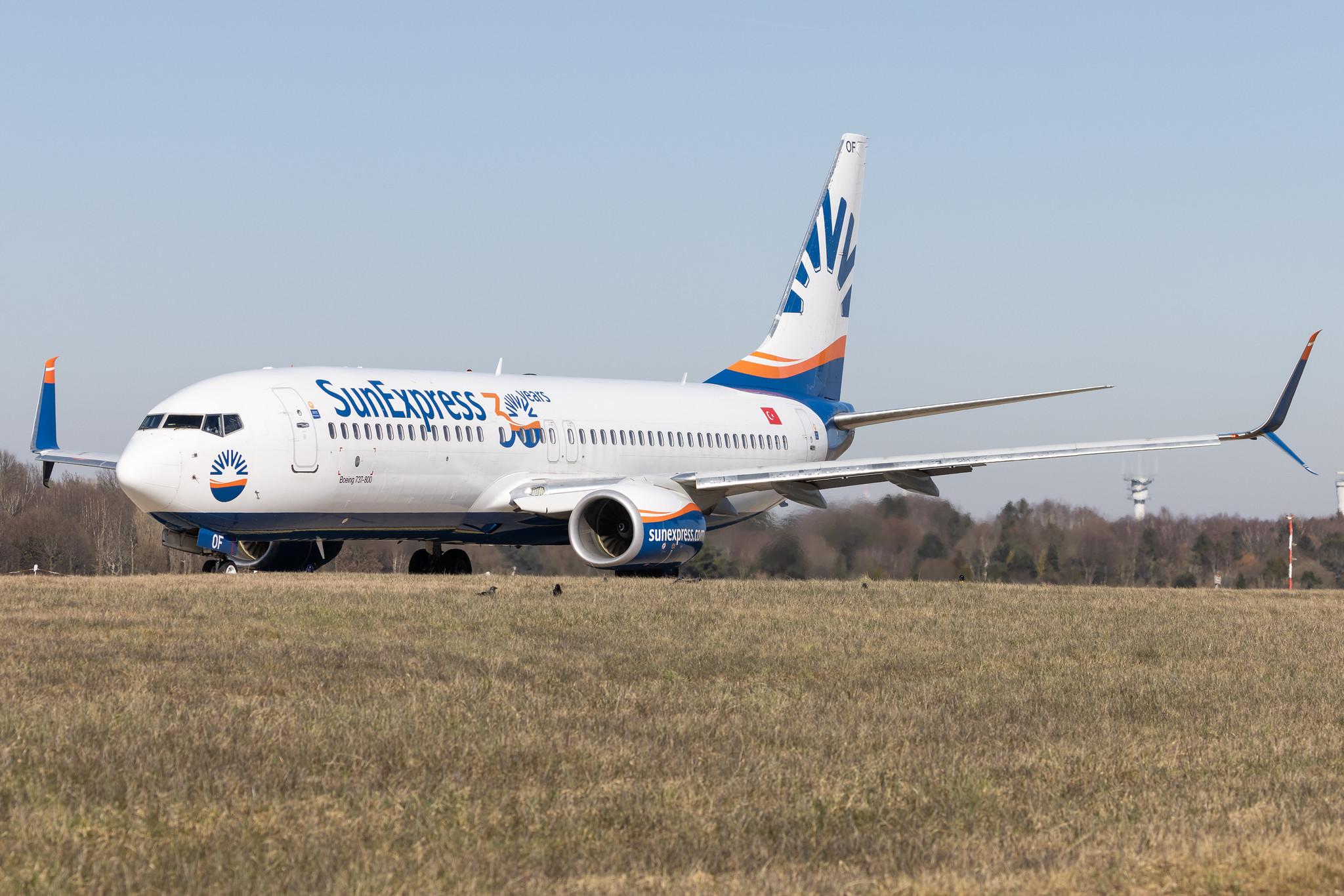 Hamburg Airport: SunExpress (XQ / SXS) |  Boeing 737-8HC B738 | TC-SOF | MSN 61191