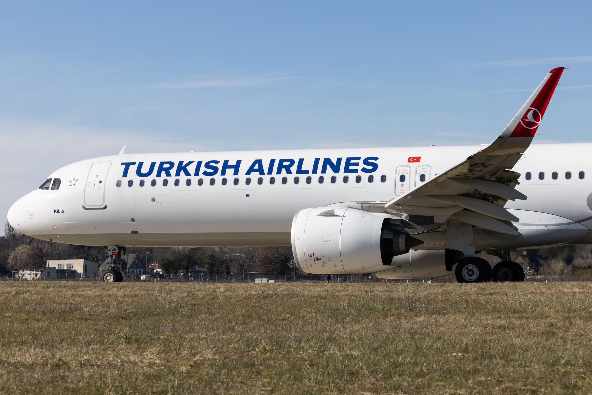 Hamburg Airport: Turkish Airlines (TK / THY) |  Airbus A321-271NX A21N | TC-LSB | MSN 08257