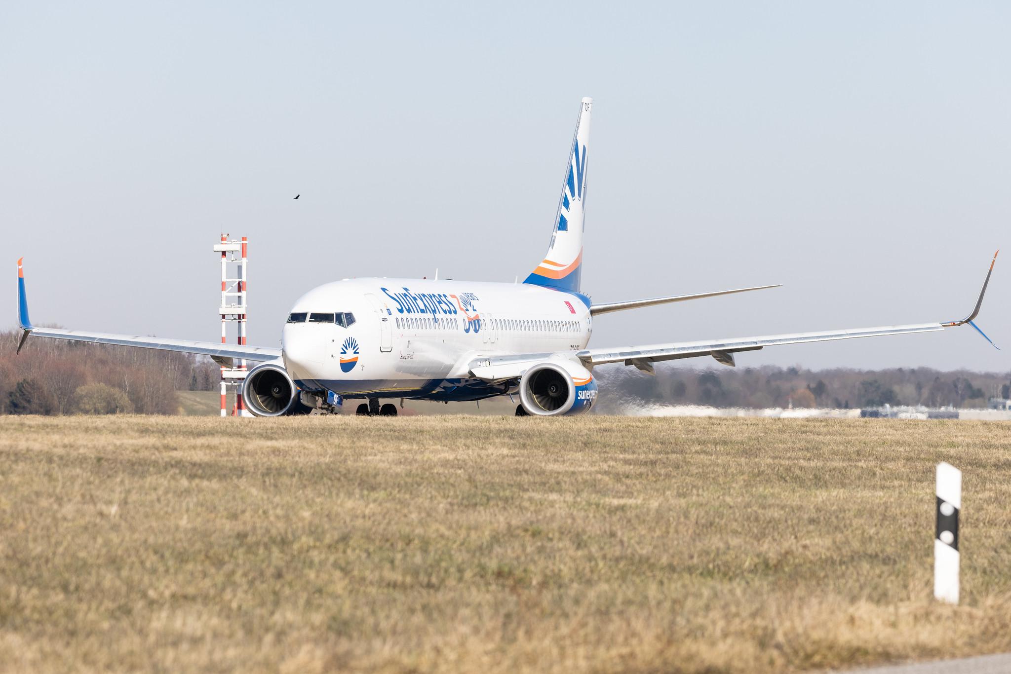 Hamburg Airport: SunExpress (XQ / SXS) |  Boeing 737-8HC B738 | TC-SOF | MSN 61191