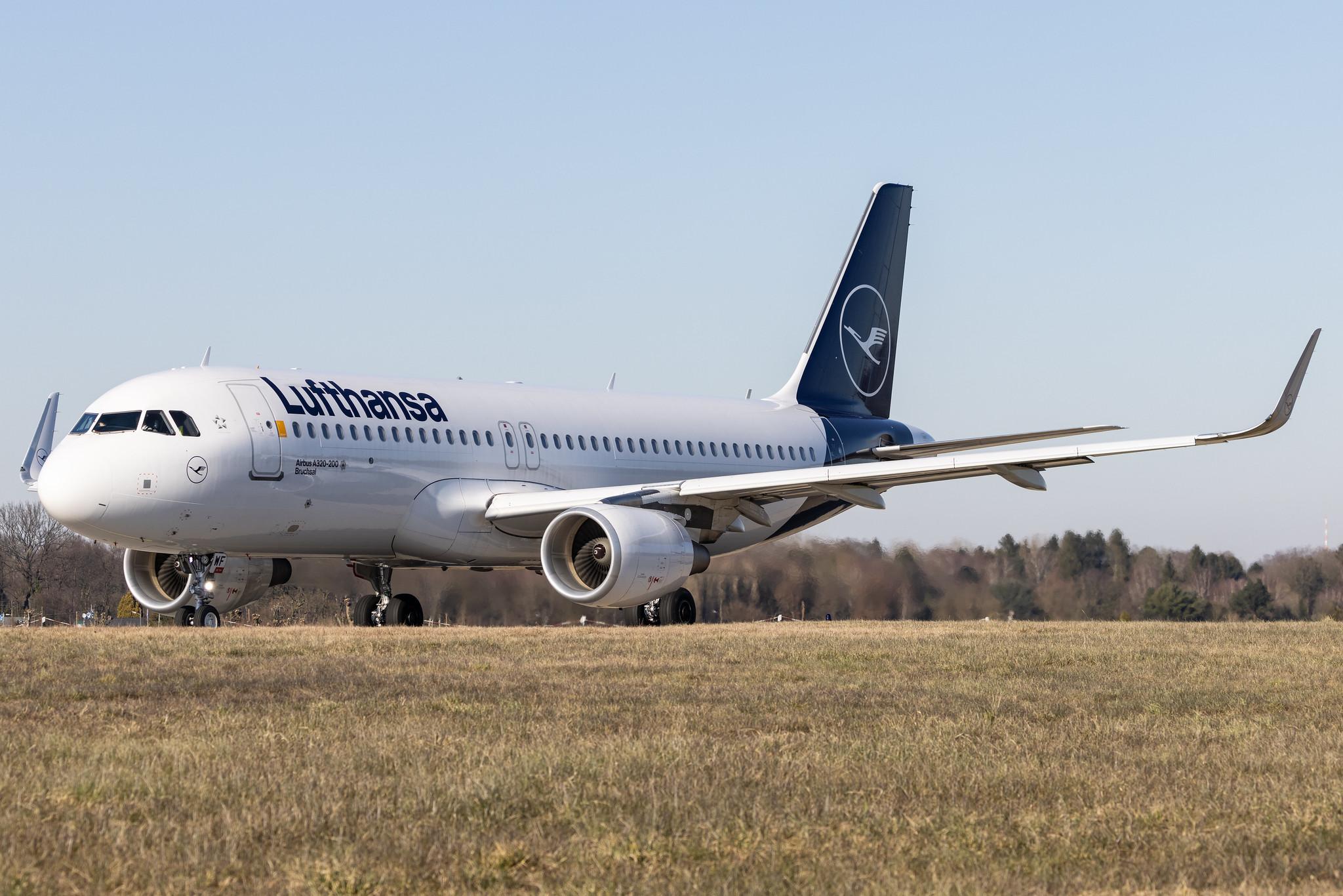 Hamburg Airport: Lufthansa (LH / DLH) |  Airbus A320-214 A320 | D-AIWF | MSN 8853
