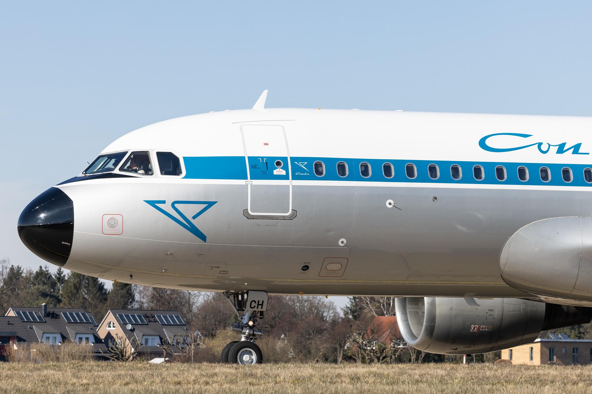 Hamburg Airport: Condor (DE / CFG) |  Livery: Retro Livery |  Airbus A320-212 A320 | D-AICH | MSN 0971
