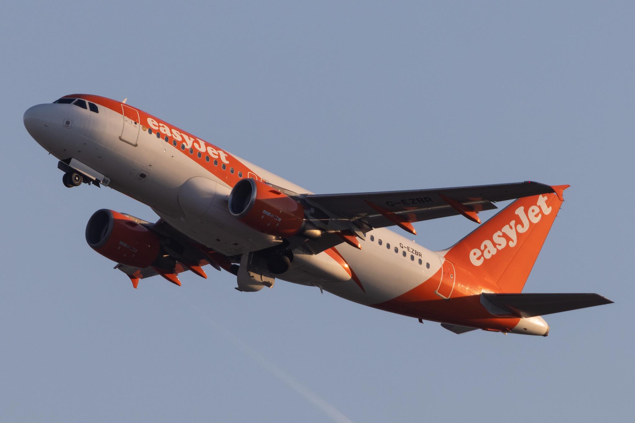 Hamburg Airport: easyJet (U2 / EZY) |  Airbus A319-111 A319 | G-EZBR | MSN 3088