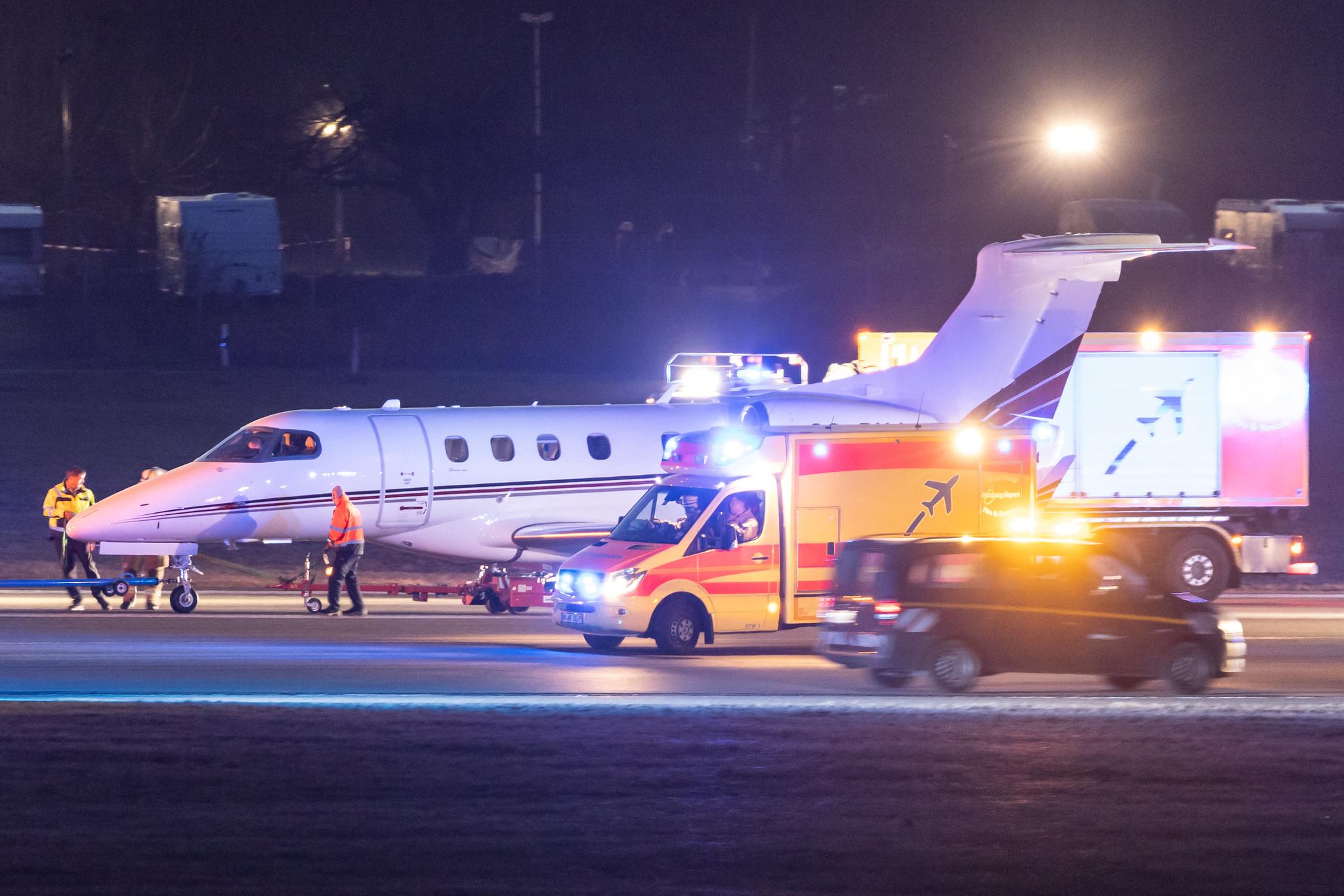 Hamburg Airport: NetJets Europe (/ NJE) |  Embraer Phenom 300 E55P | CS-PHJ | MSN 50500336