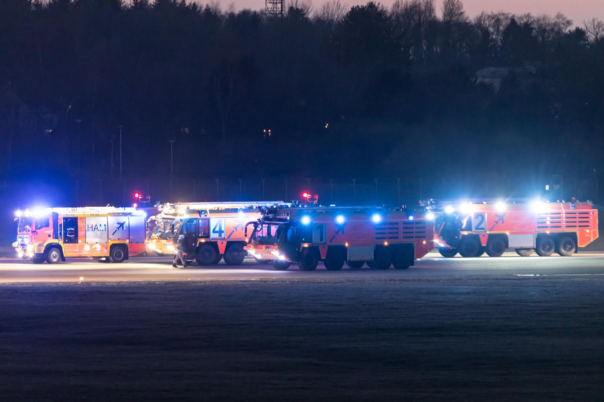 Hamburg Airport: NetJets Europe (/ NJE) |  Embraer Phenom 300 E55P | CS-PHJ | MSN 50500336