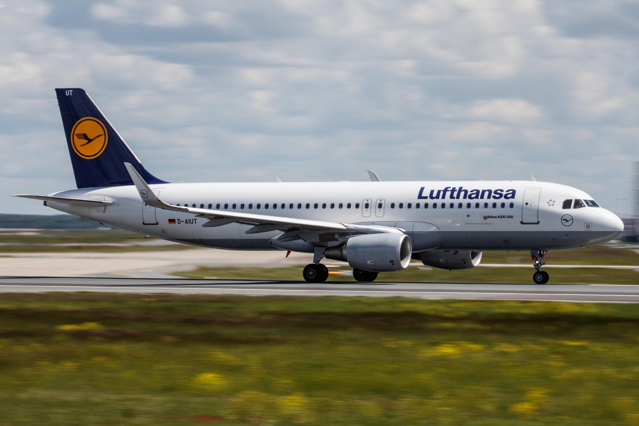 Frankfurt Airport: Lufthansa (LH / DLH) |  Airbus A320-214 A320 | D-AIUT | MSN 7115