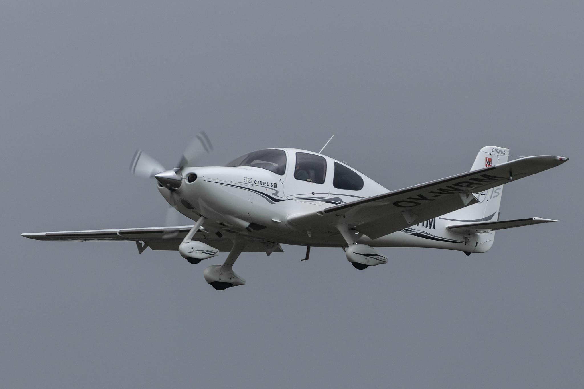 Hamburg Airport: Private owner |  Cirrus SR22 SR22 | OY-WRM | MSN 22-1842