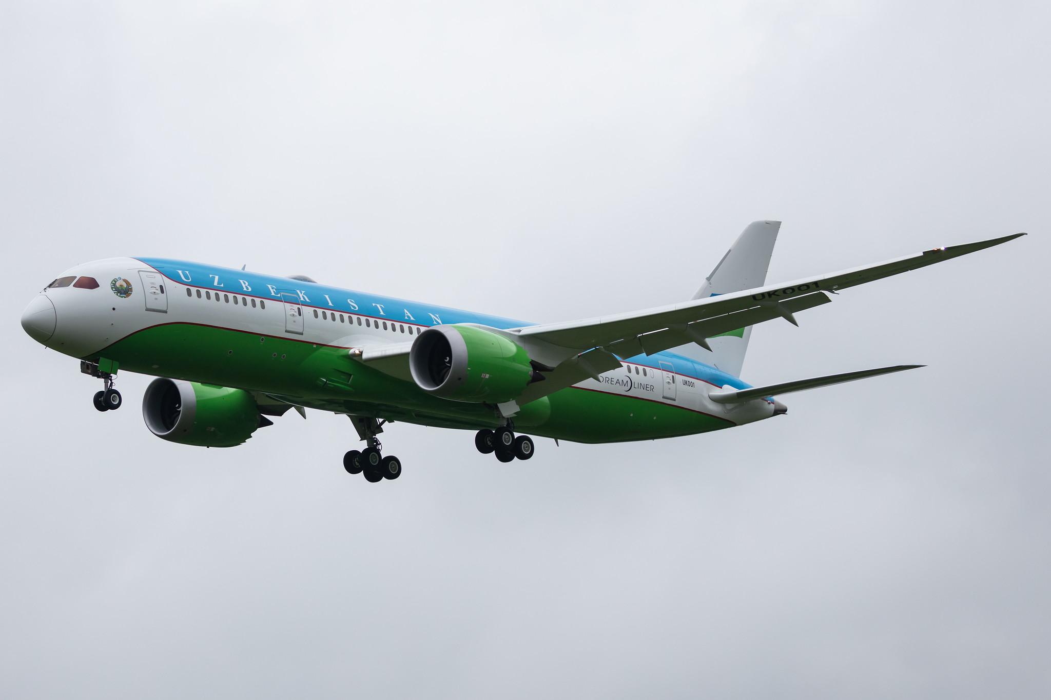 Hamburg Airport: Uzbekistan Airways (HY / UZB) |  Livery: Government |  Boeing 787-8 Dreamliner B788 | UK001 | MSN 64435