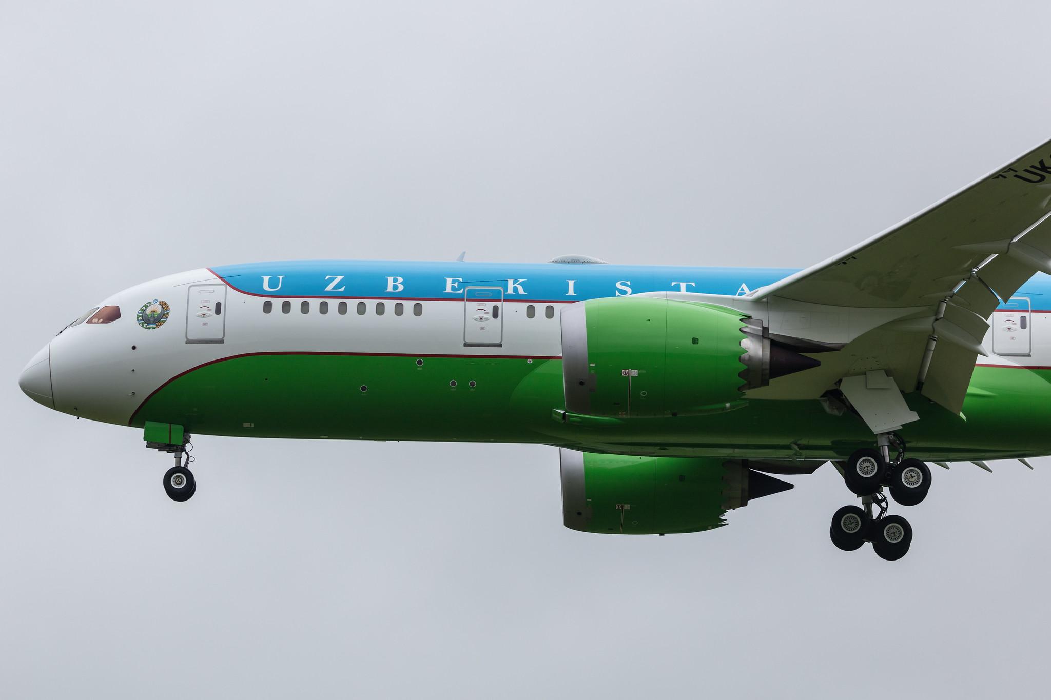 Hamburg Airport: Uzbekistan Airways (HY / UZB) |  Livery: Government |  Boeing 787-8 Dreamliner B788 | UK001 | MSN 64435