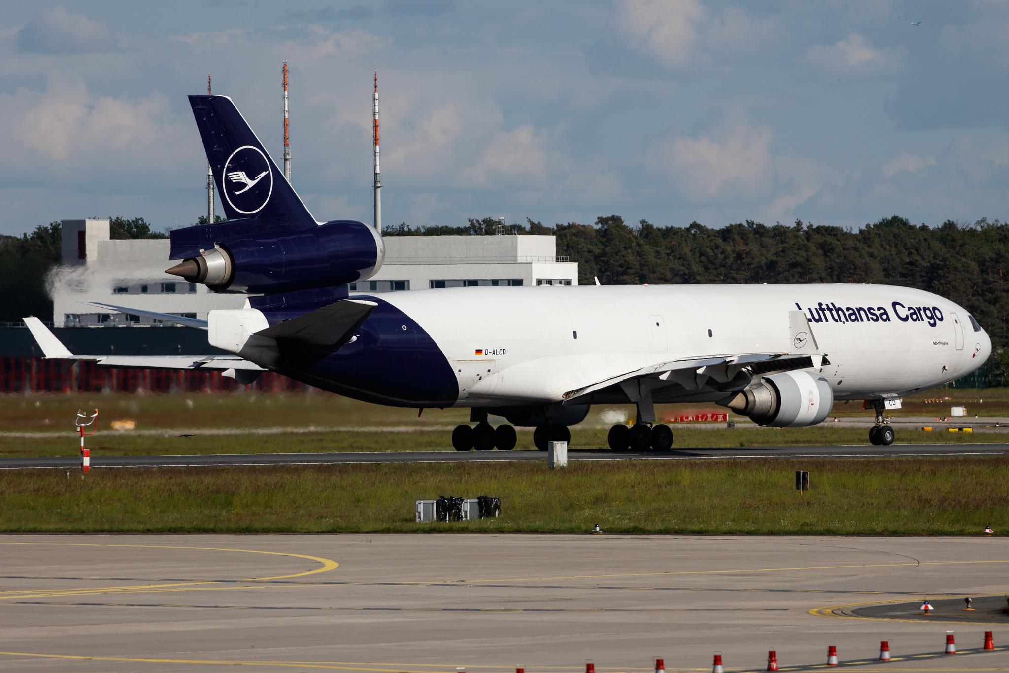 Frankfurt Airport: Lufthansa Cargo (/ GEC) |  McDonnell Douglas MD-11F MD11 | D-ALCD | MSN 48784