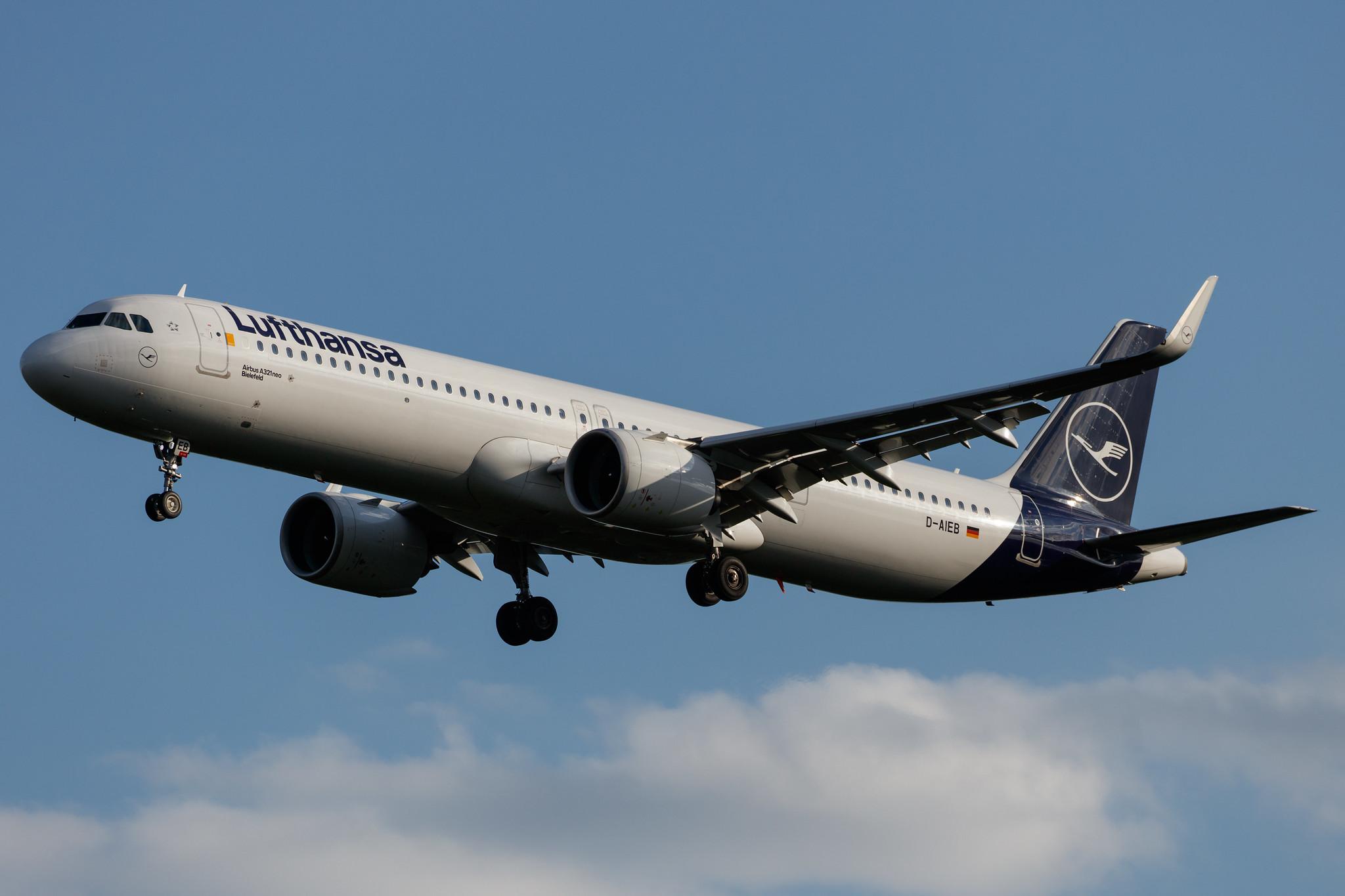 Frankfurt Airport: Lufthansa (LH / DLH) |  Airbus A321-271NX A21N | D-AIEB | MSN 8783