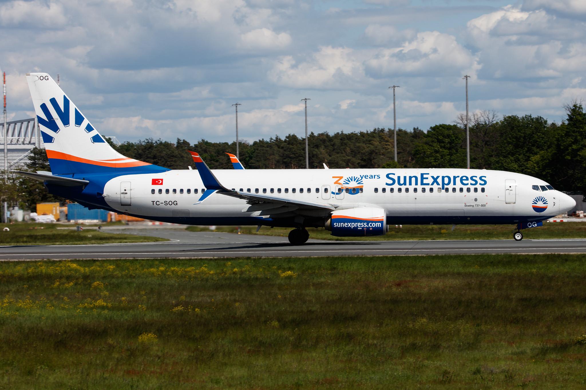 Frankfurt Airport: SunExpress (XQ / SXS) |  Boeing 737-8HC B738 | TC-SOG | MSN 61179