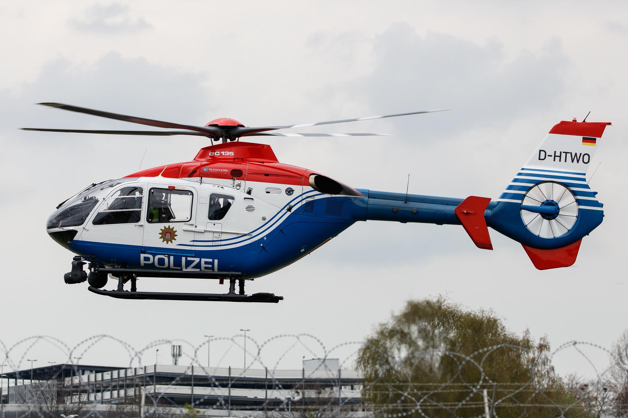 Hamburg Airport: Polizei Hamburg |  Airbus Helicopters H135 EC35 | D-HTWO | MSN 0343