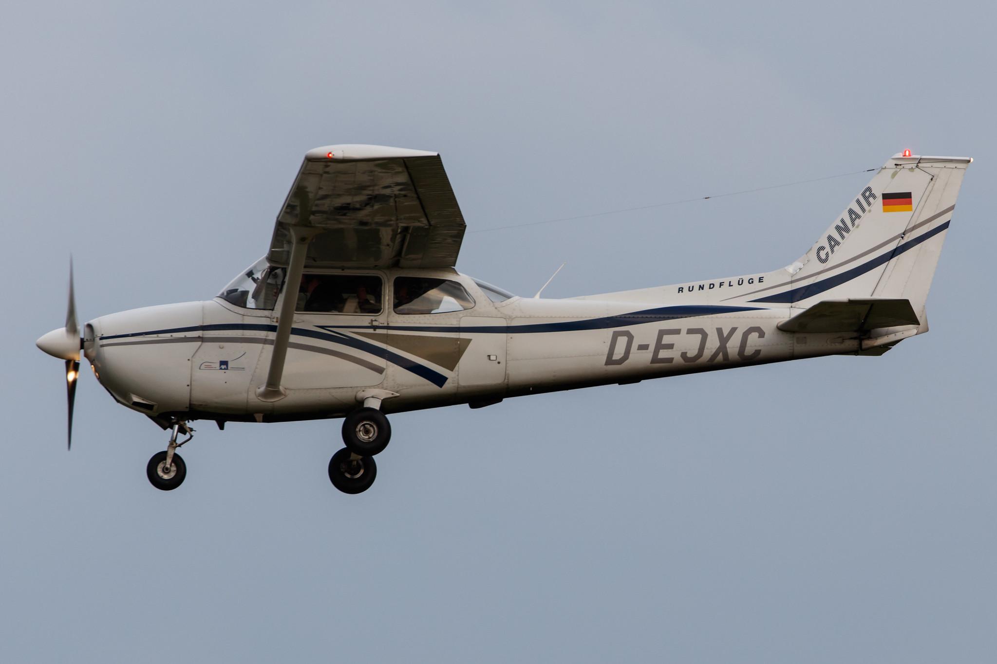 Hamburg Airport: Canair Luftfahrtunternehmen |  Cessna F172M Skyhawk C172 | D-EJXC | MSN 1007
