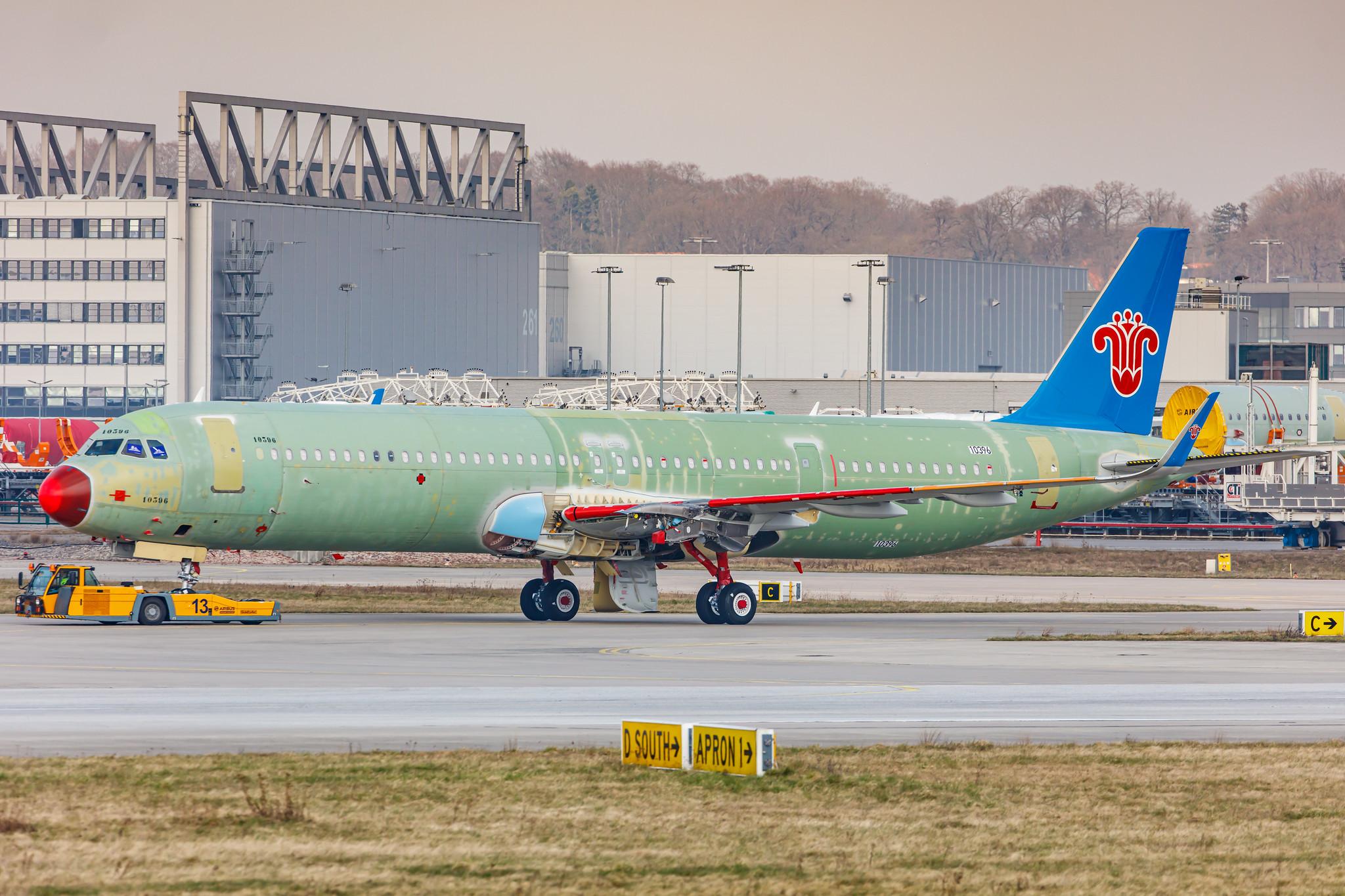 Hamburg Finkenwerder: China Southern Airlines (CZ / CSN) |  Airbus A321-253NX A21N | D-AVXM (B-324P) | MSN 10396