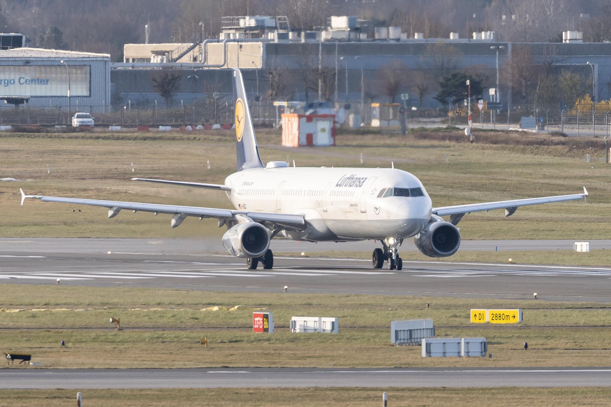 Hamburg Airport: Lufthansa (LH / DLH) |  Airbus A321-231 A321 | D-AIDQ | MSN 5028