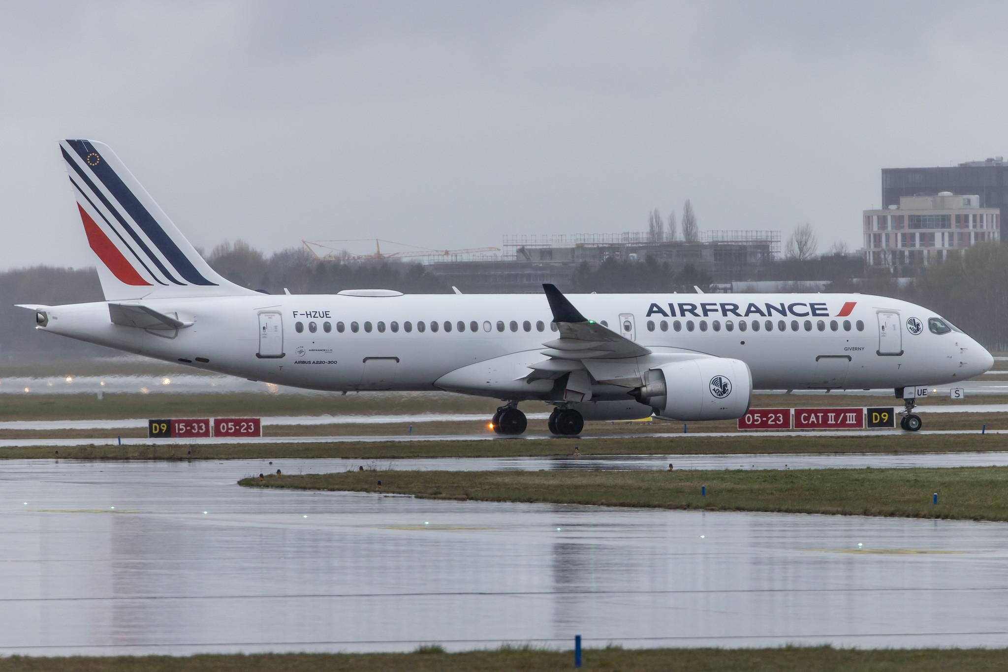 Hamburg Airport: Air France (AF / AFR) |  Airbus A220-300 BCS3 | F-HZUE | MSN 55146