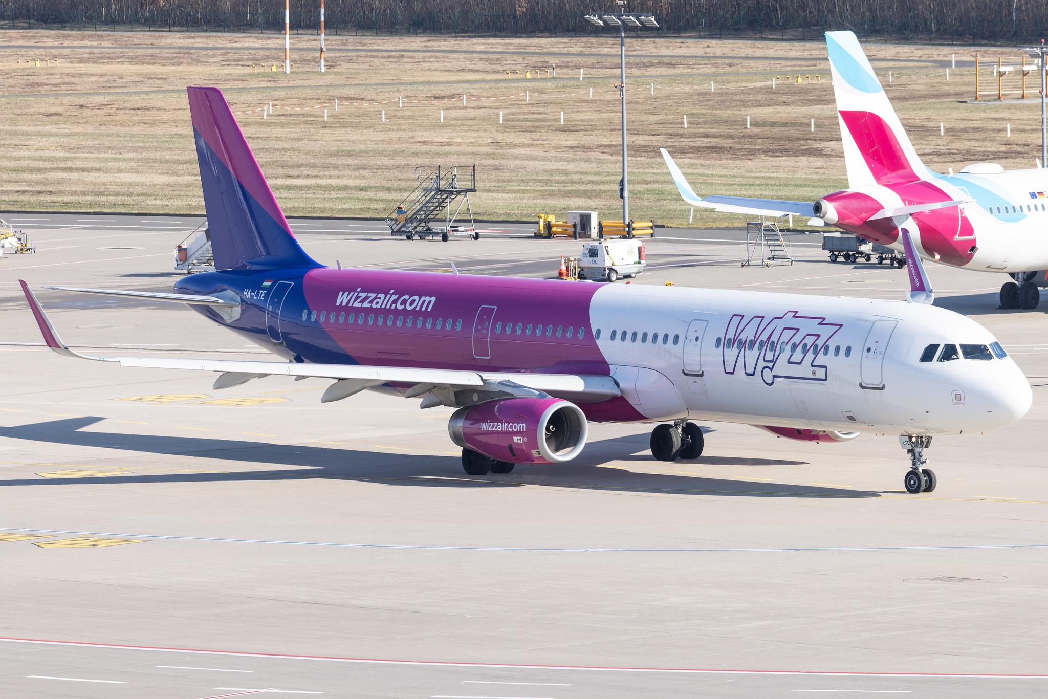 Köln Bonn Airport: Wizz Air (W6 / WZZ) |  Airbus A321-231 A321 | HA-LTE | MSN 8325