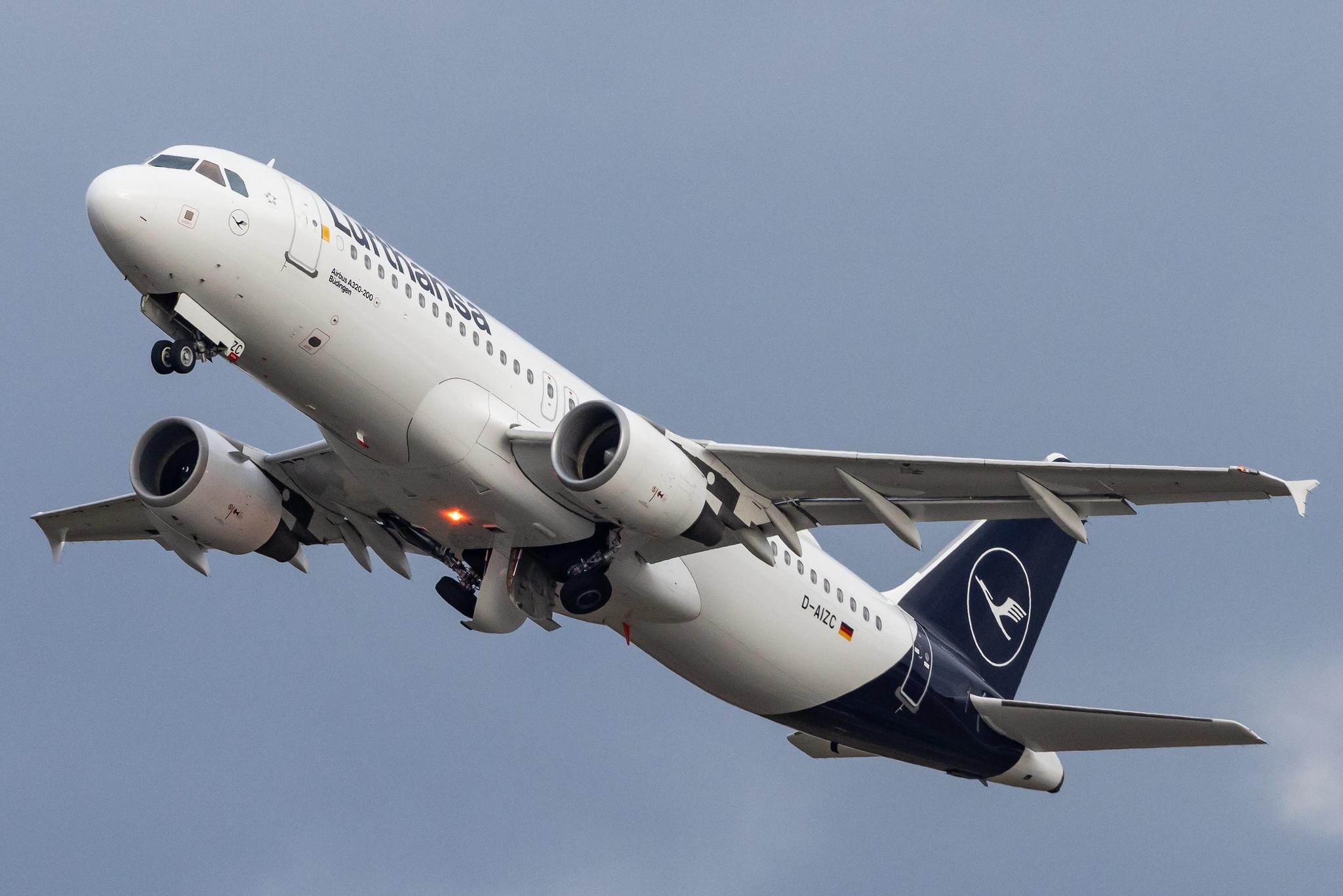 Köln Bonn Airport: Lufthansa (LH / DLH) |  Airbus A320-214 A320 | D-AIZC | MSN 4153