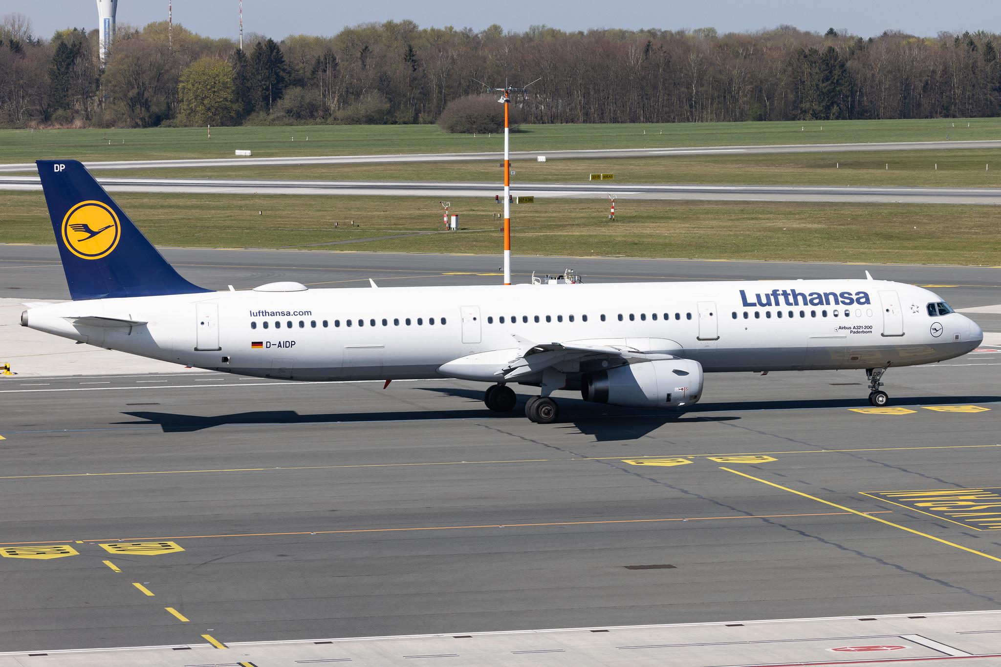 Hamburg Airport: Lufthansa (LH / DLH) |  Airbus A321-231 A321 | D-AIDP | MSN 5049