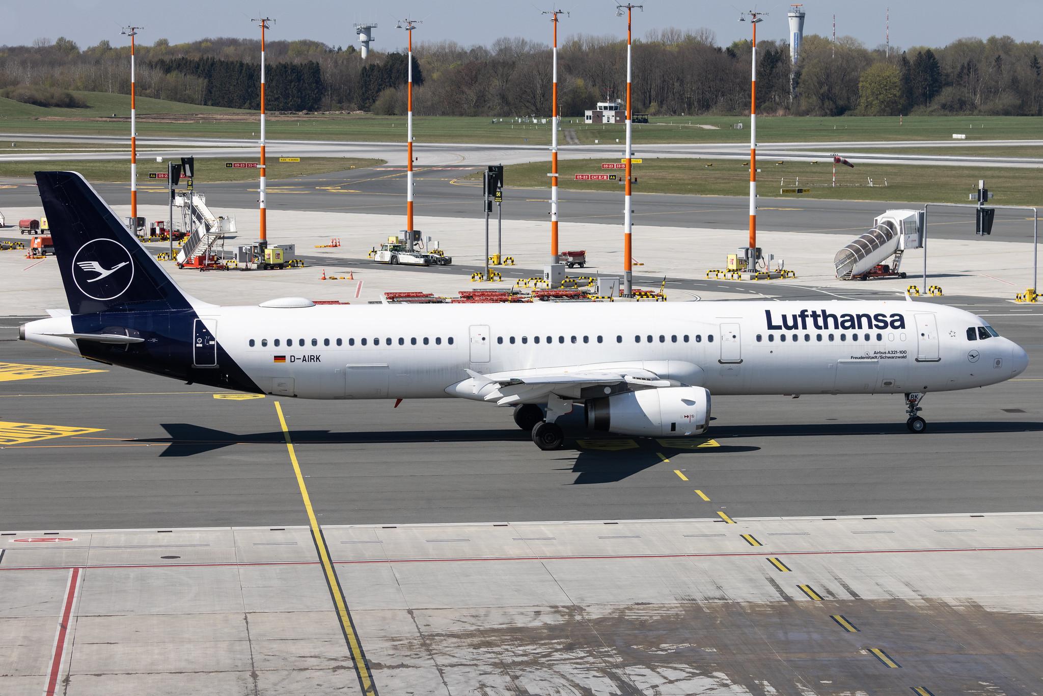Hamburg Airport: Lufthansa (LH / DLH) |  Airbus A321-131 A321 | D-AIRK | MSN 0502