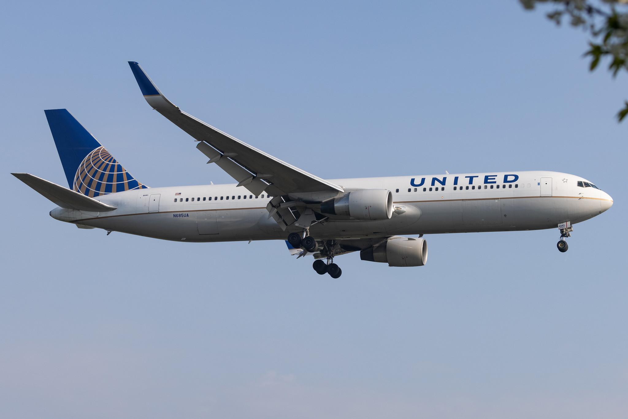 London Heathrow: United Airlines (UA / UAL) |  Boeing 767-3CB(ER) B763 | N685UA | MSN 33467
