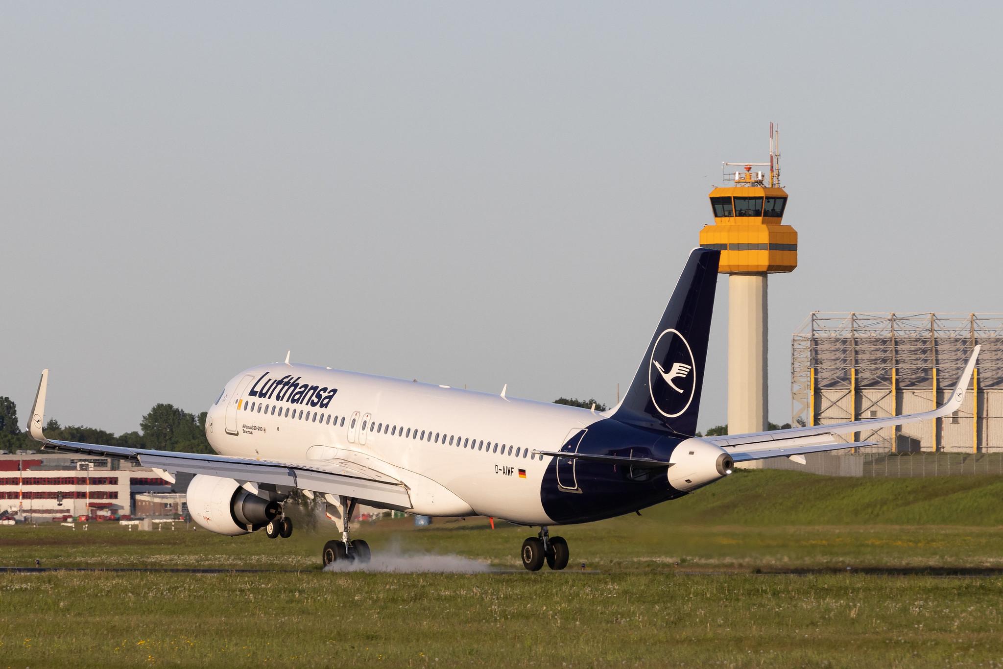 Hamburg Airport: Lufthansa (LH / DLH) |  Airbus A320-214 A320 | D-AIWF | MSN 8853