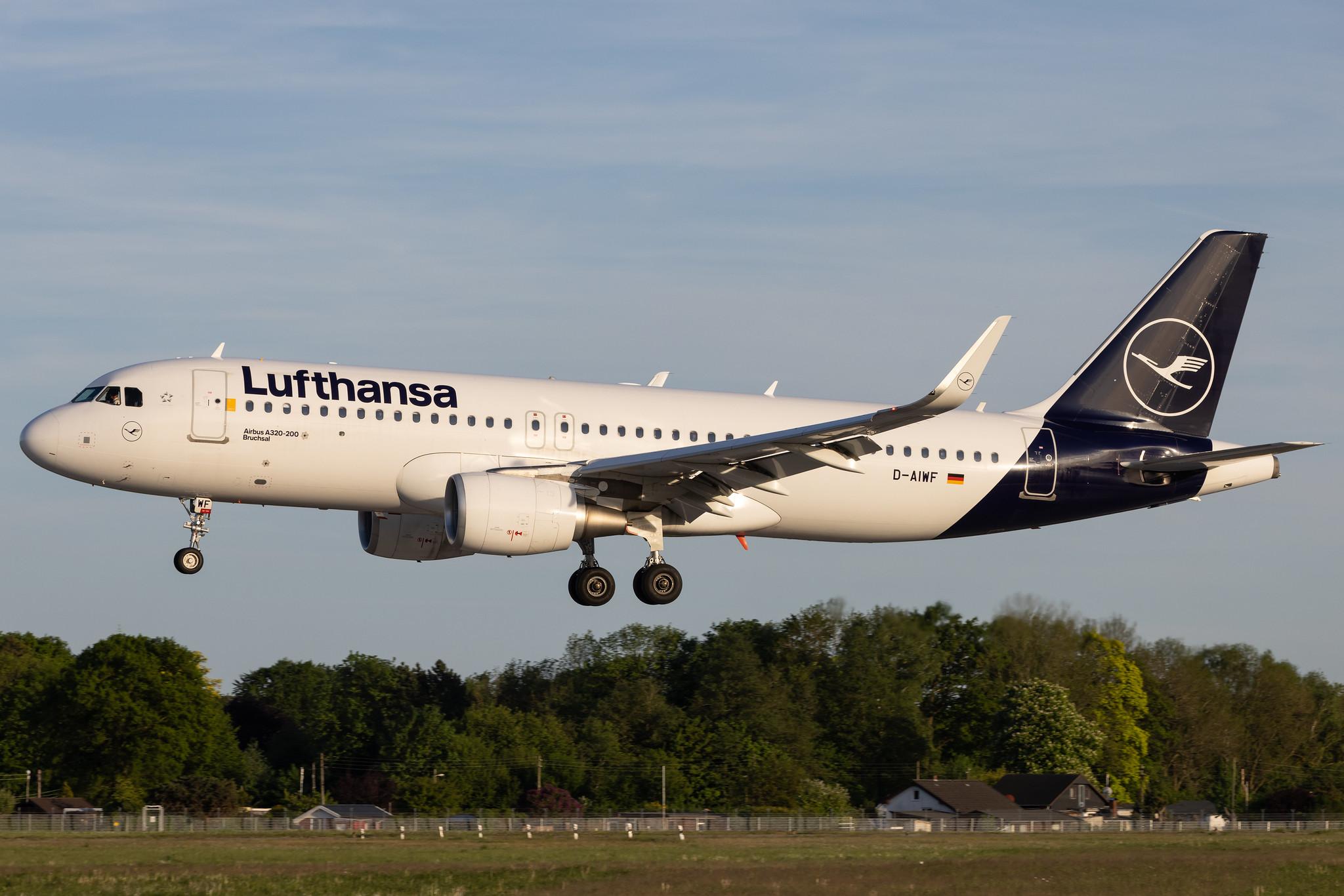 Hamburg Airport: Lufthansa (LH / DLH) |  Airbus A320-214 A320 | D-AIWF | MSN 8853