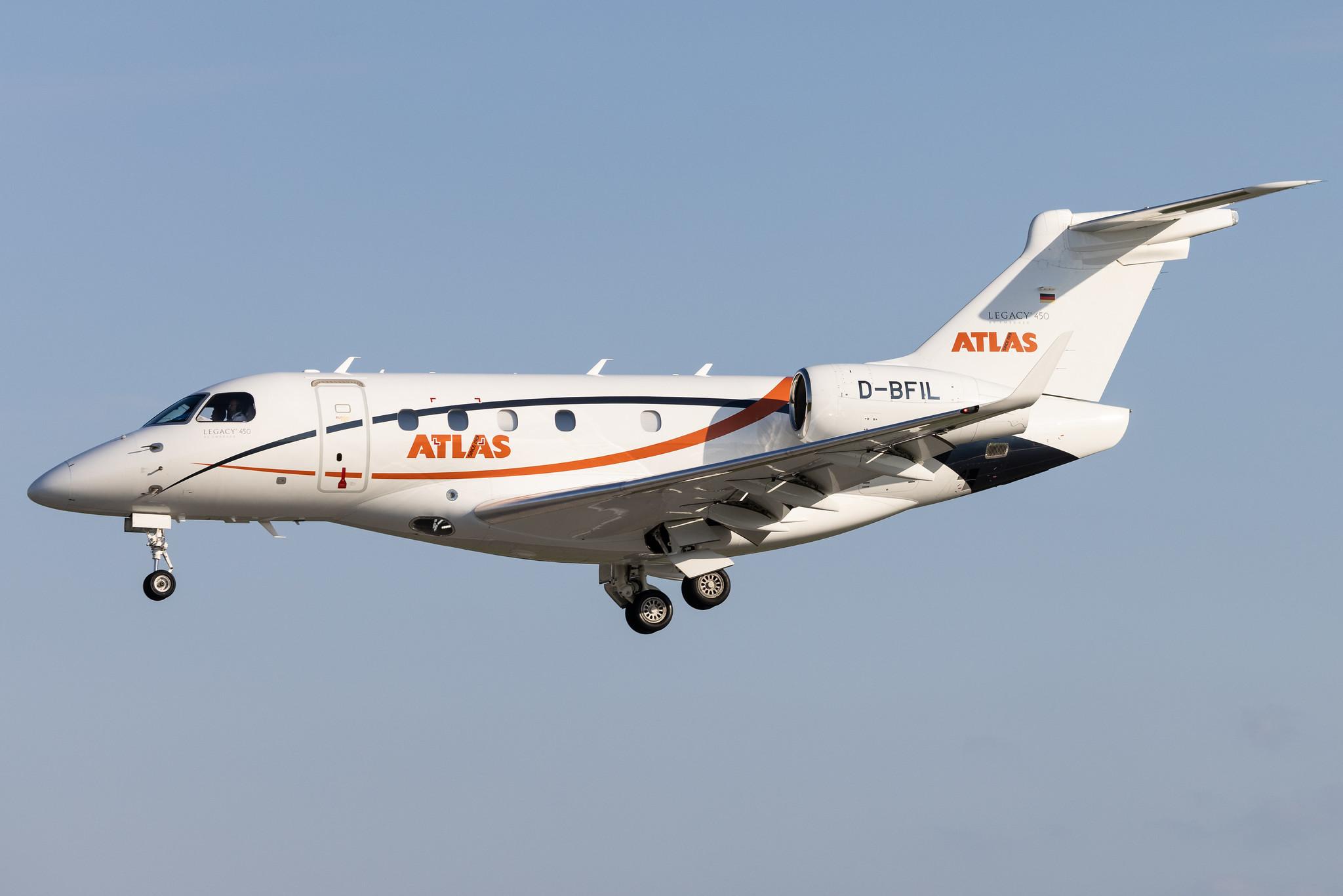 Hamburg Airport: Air Hamburg (/ AHO) |  Embraer Legacy 450 E545 | D-BFIL | MSN 55010015