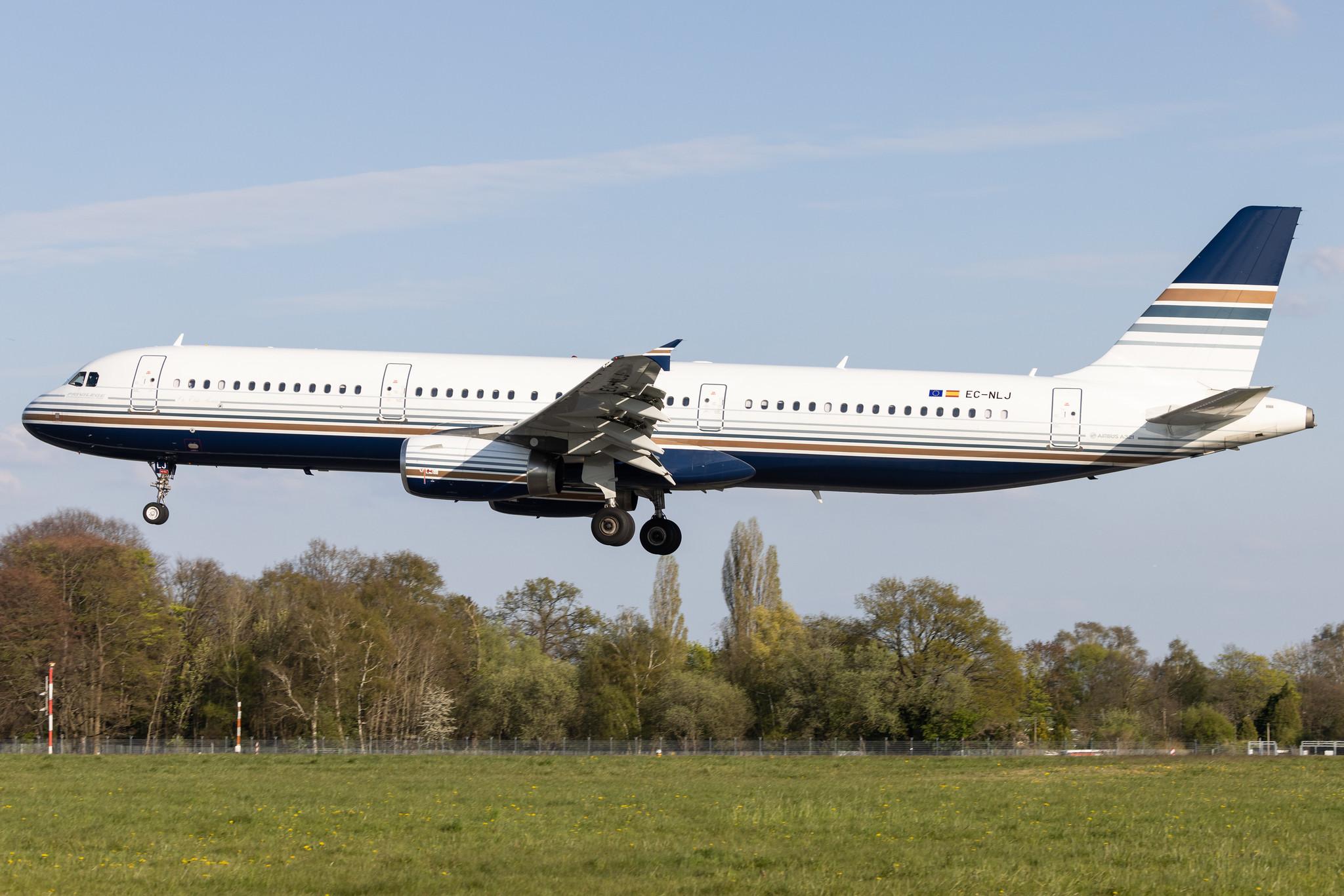 Hamburg Airport: Privilege Style (P6 / PVG) |  Airbus A321-231 A321 | EC-NLJ | MSN 03636