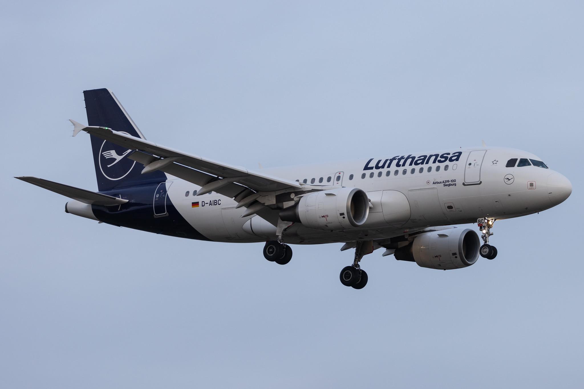 Hamburg Airport: Lufthansa (LH / DLH) |  Airbus A319-112 A319 | D-AIBC | MSN 4332