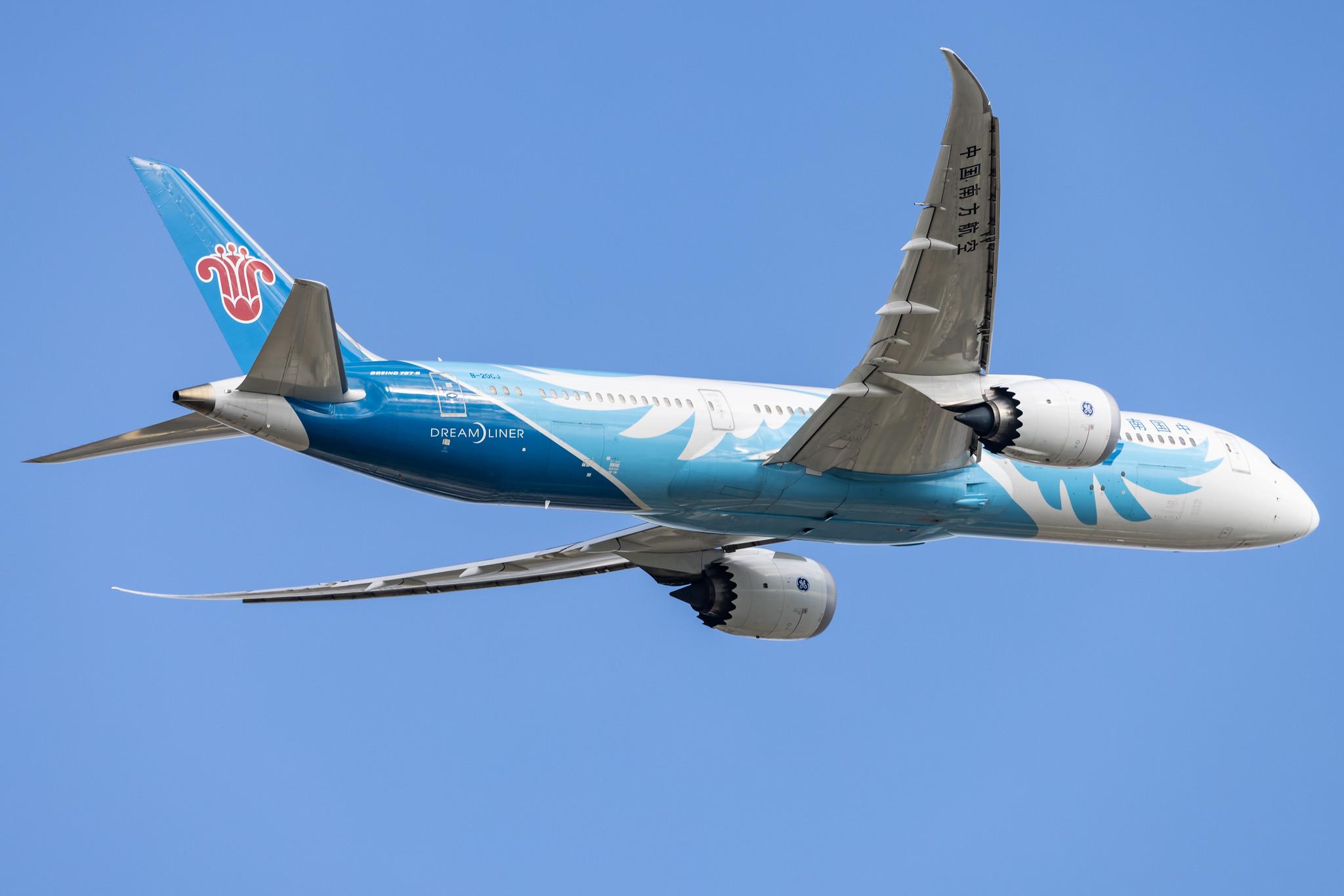 London Heathrow: China Southern Airlines (CZ / CSN) |  Boeing 787-9 Dreamliner B789 | B-20CJ | MSN 63986