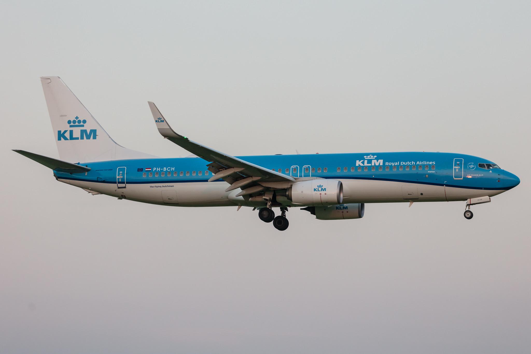 Amsterdam Schiphol: KLM (KL / KLM) |  Boeing 737-8K2 B738 | PH-BCH | MSN 62579