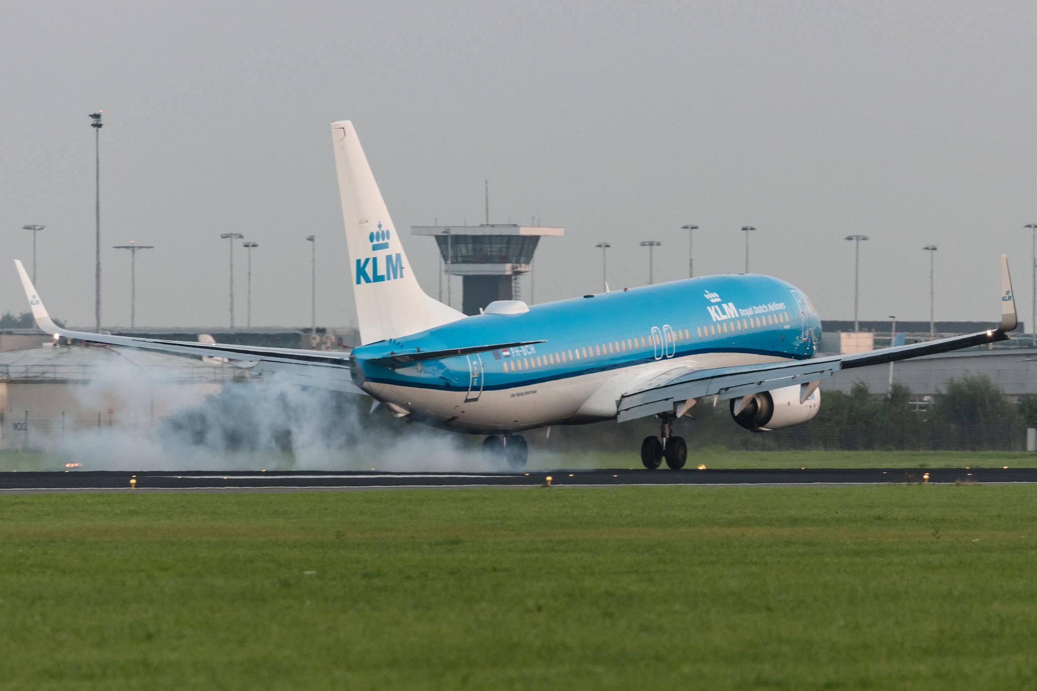 Amsterdam Schiphol: KLM (KL / KLM) |  Boeing 737-8K2 B738 | PH-BCH | MSN 62579
