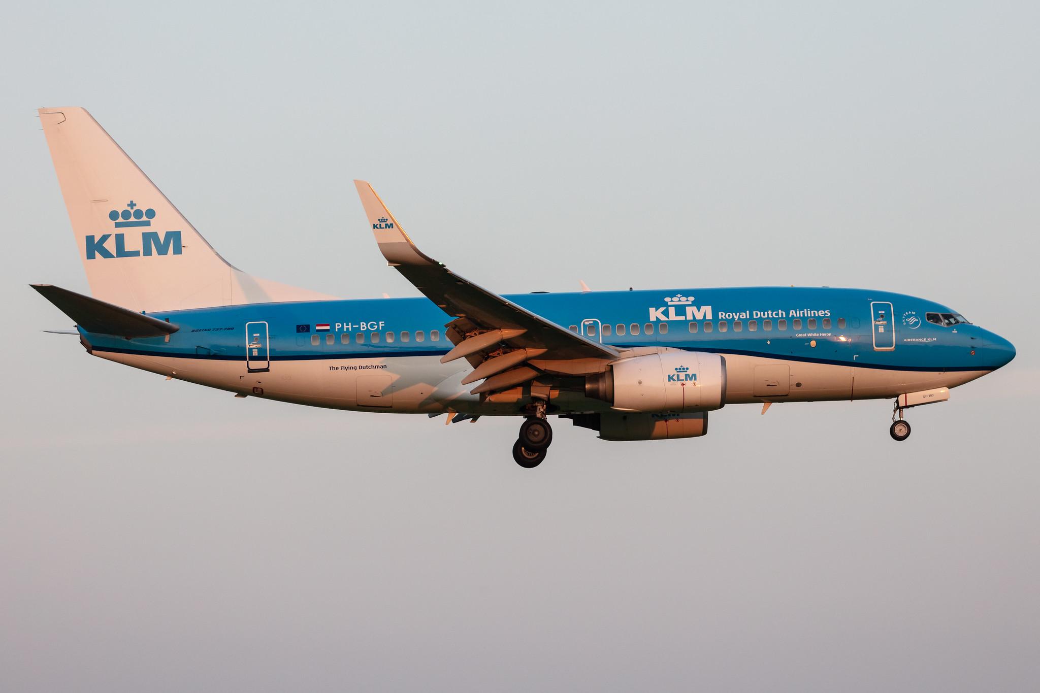 Amsterdam Schiphol: KLM (KL / KLM) |  Boeing 737-7K2 B737 | PH-BGF | MSN 30365