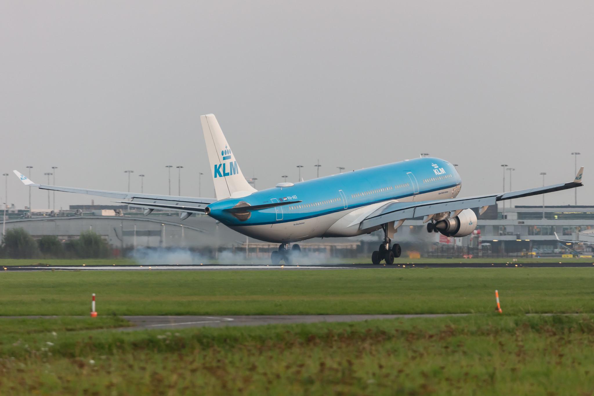 Amsterdam Schiphol: KLM (KL / KLM) |  Airbus A330-303 A333 | PH-AKF | MSN 1580